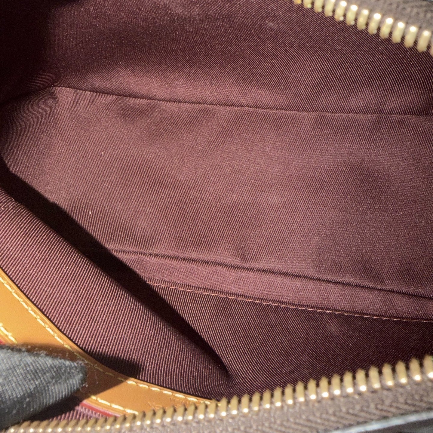 Louis Vuitton - Other - Leather - Brown - (small)