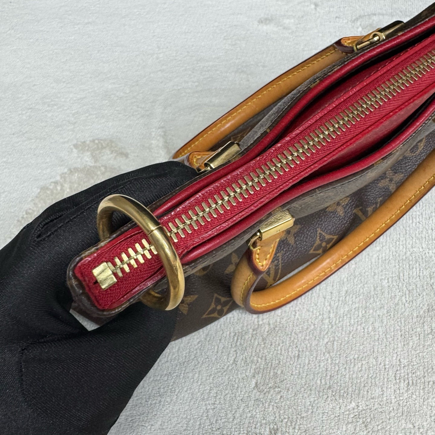 Louis Vuitton - Other - Leather - Brown - (small)