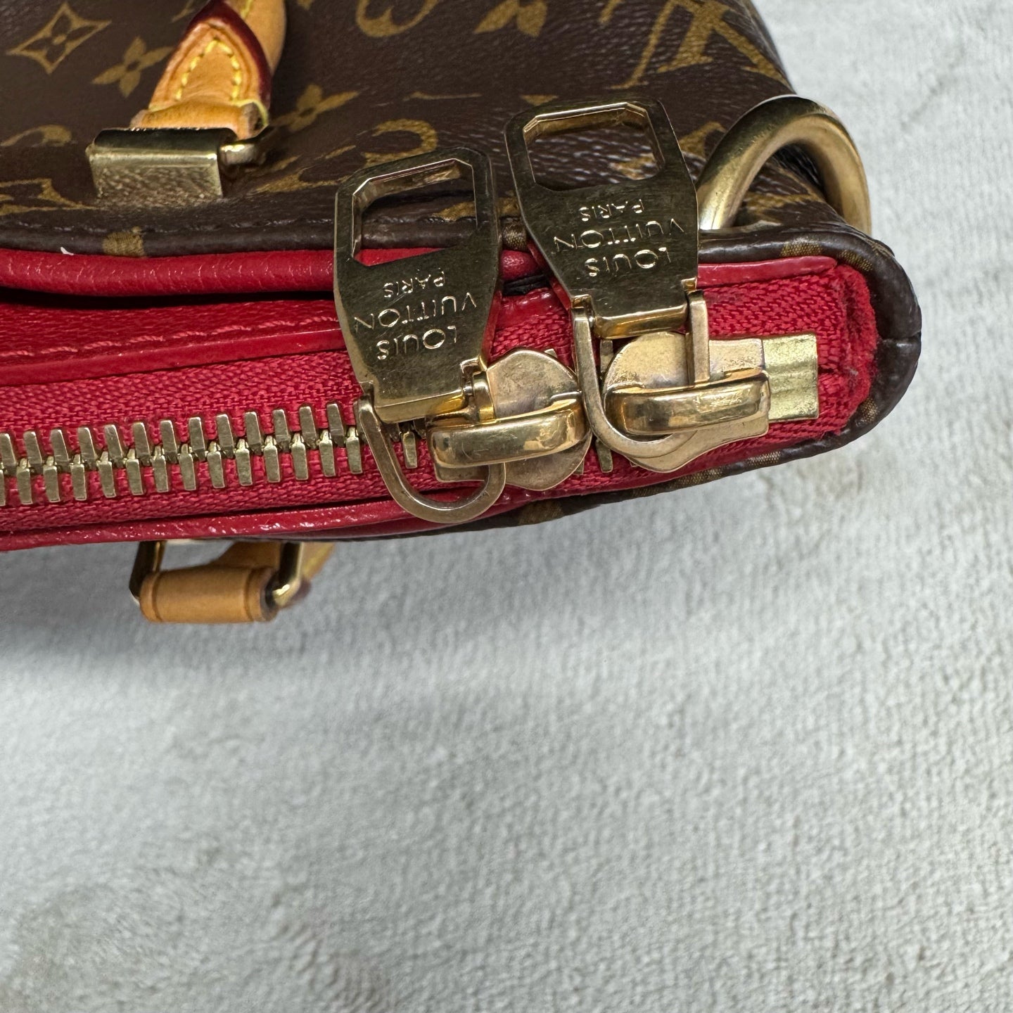 Louis Vuitton - Other - Leather - Brown - (small)