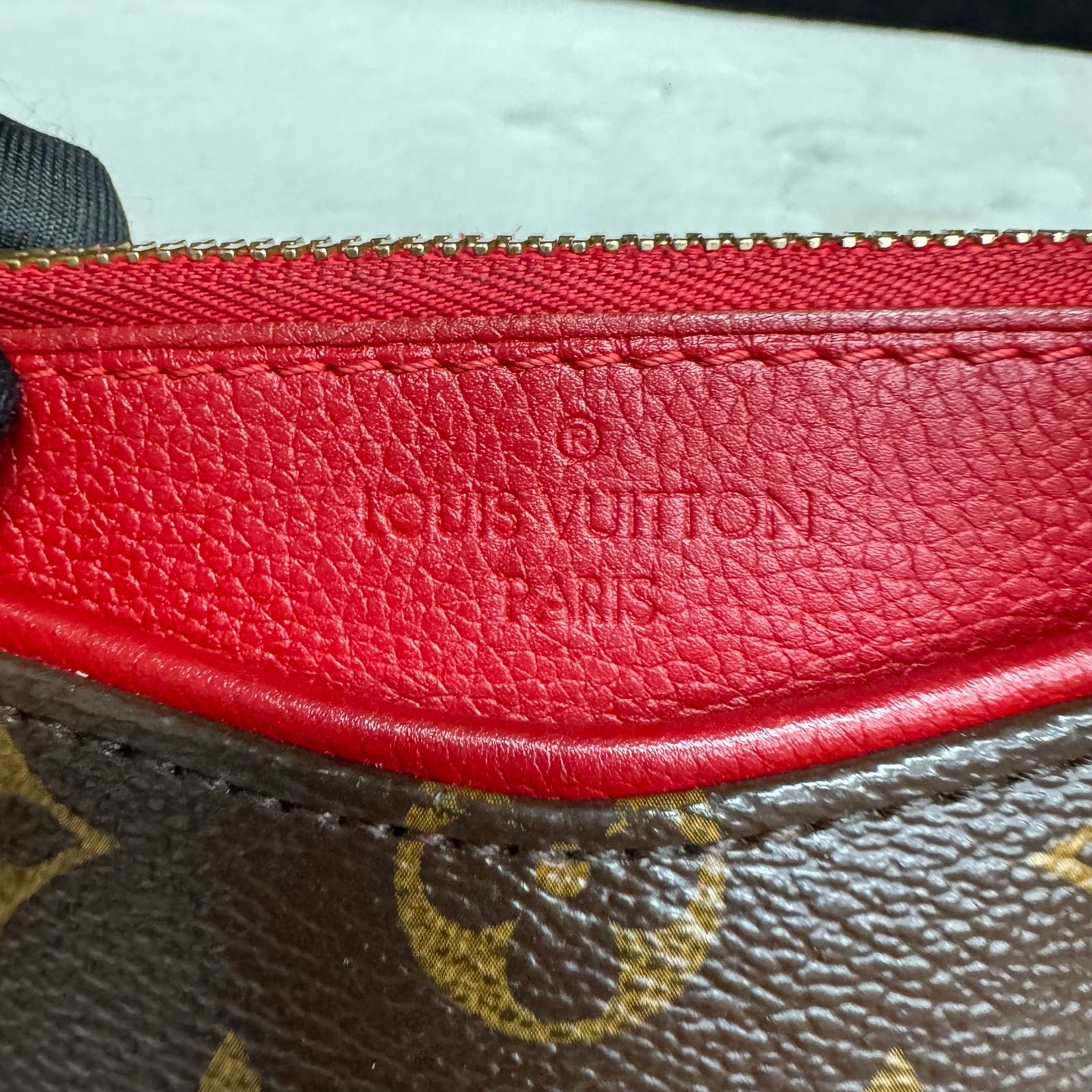 Louis Vuitton - Other - Leather - Brown - (small)