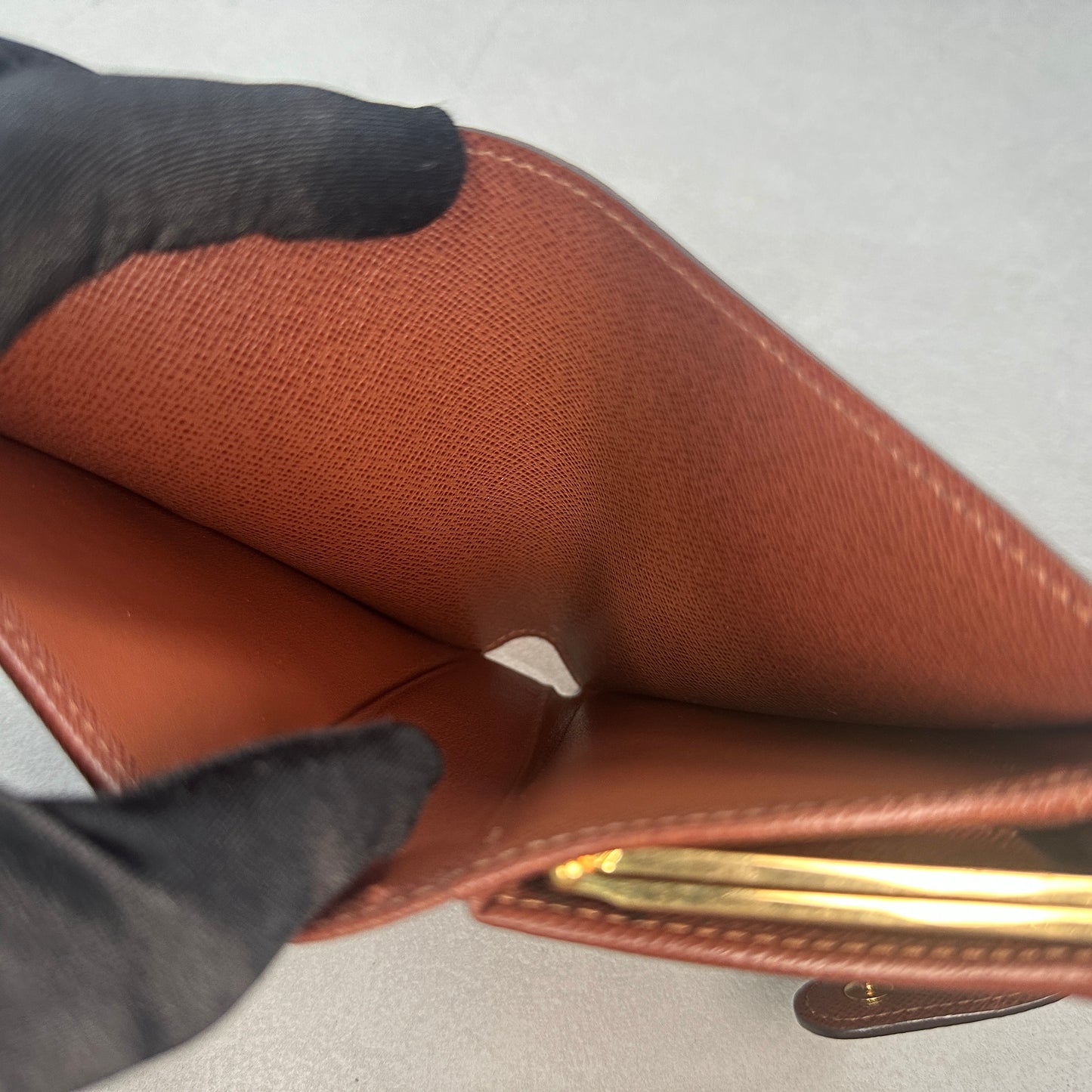 Louis Vuitton - Other - Leather - Brown - (small)