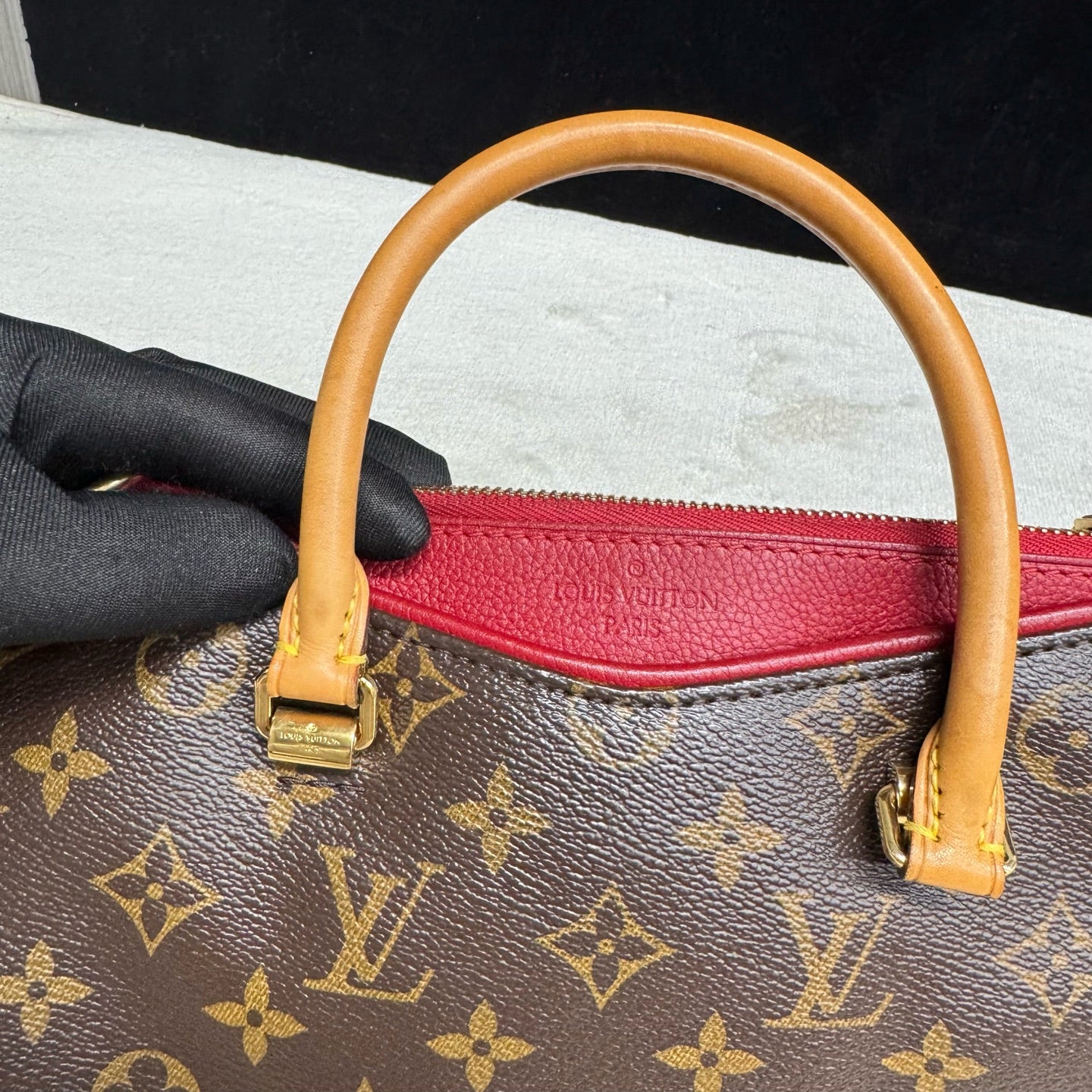 Louis Vuitton - Other - Leather - Brown - (small)