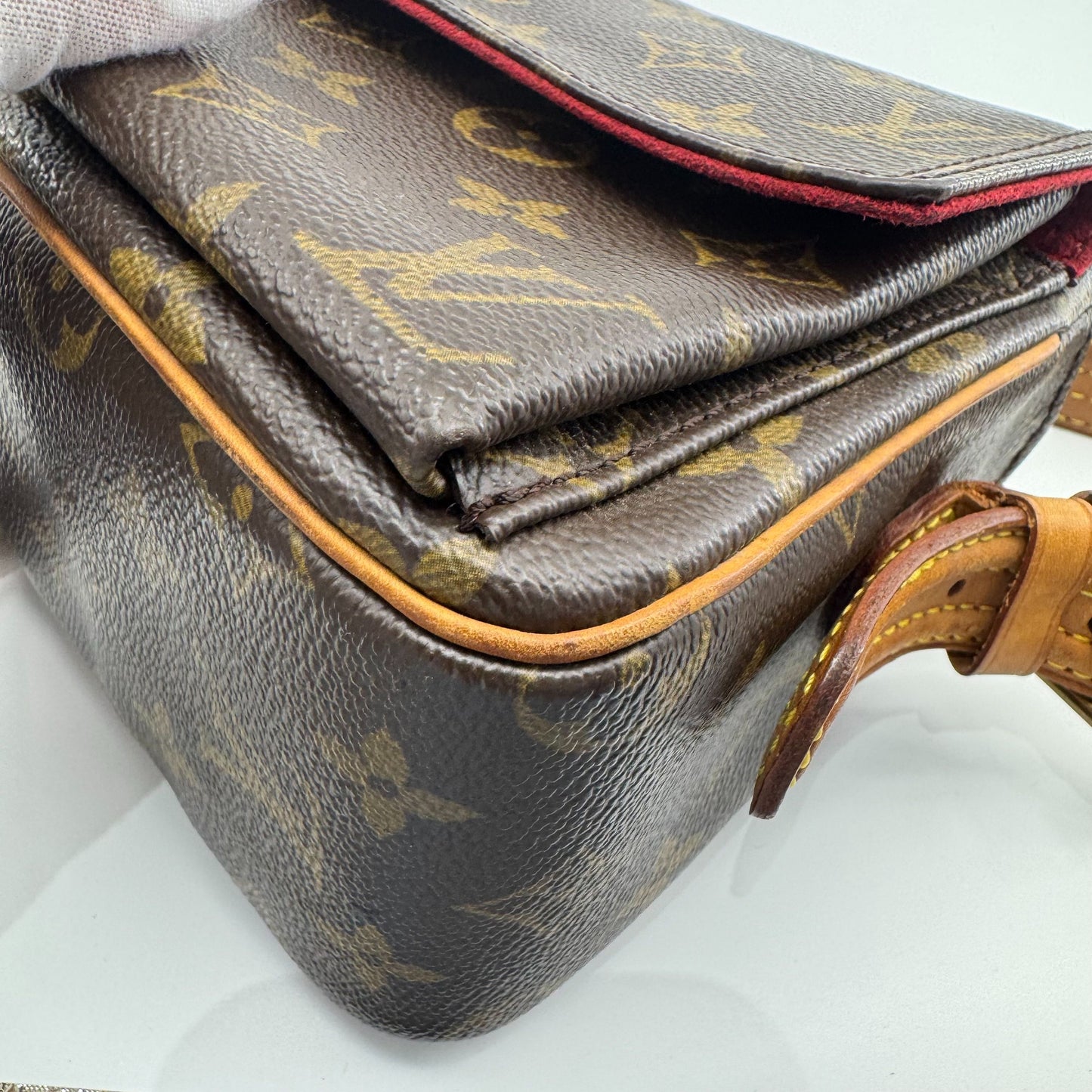 Louis Vuitton - Other - Leather - Brown - (small)