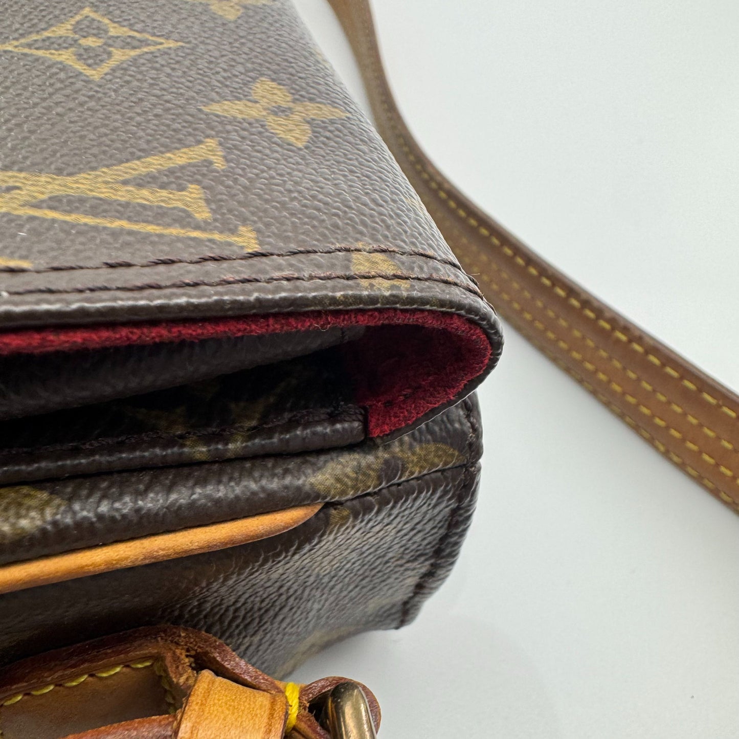 Louis Vuitton - Other - Leather - Brown - (small)