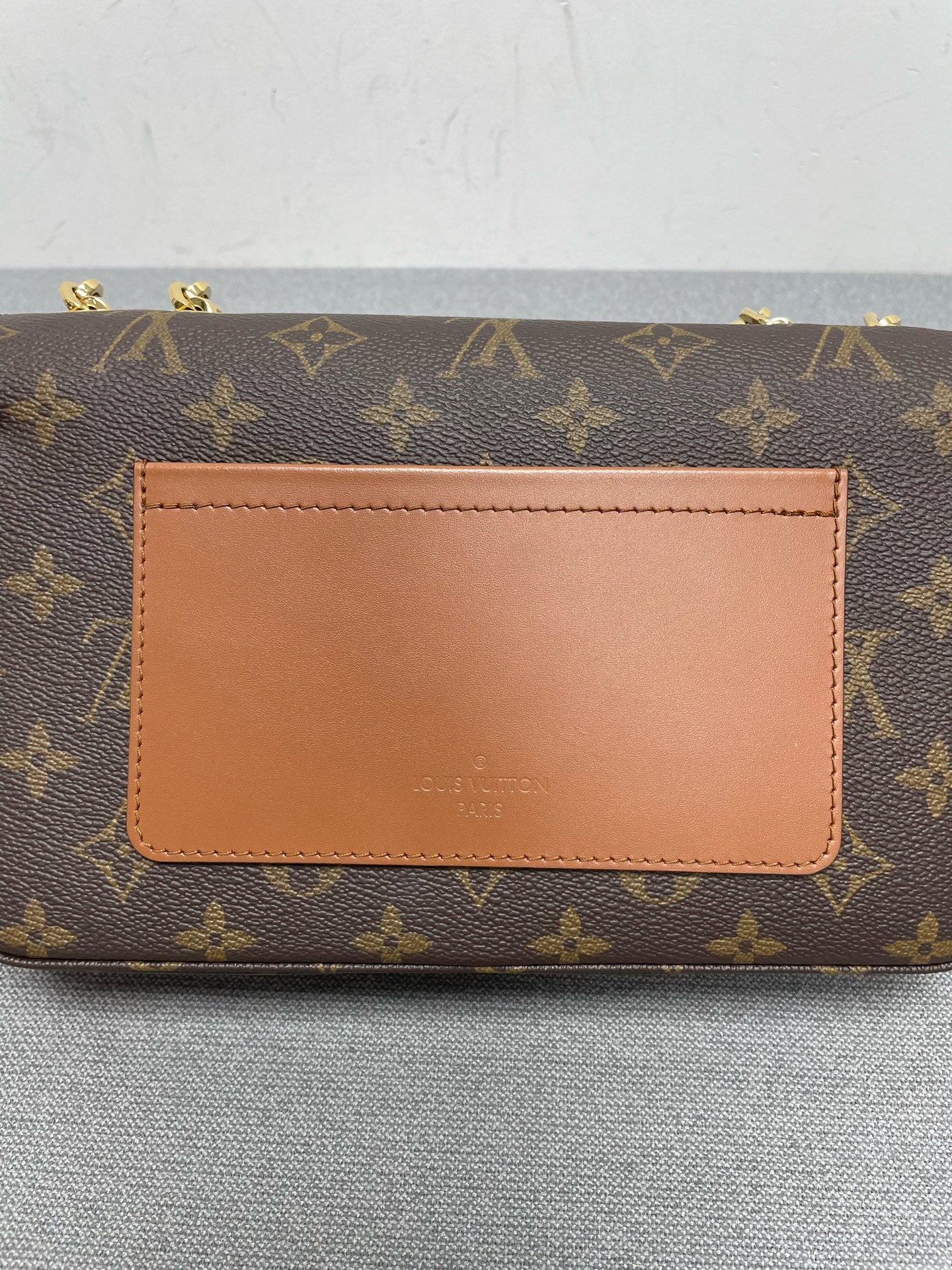 Louis Vuitton - Other - Leather - Brown - (Small)