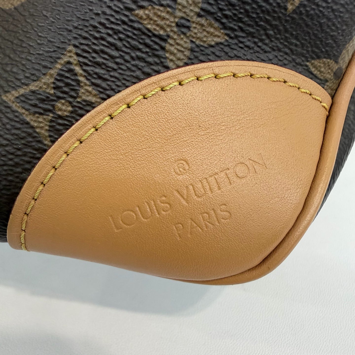 Louis Vuitton - Other - Leather - Brown - (small)