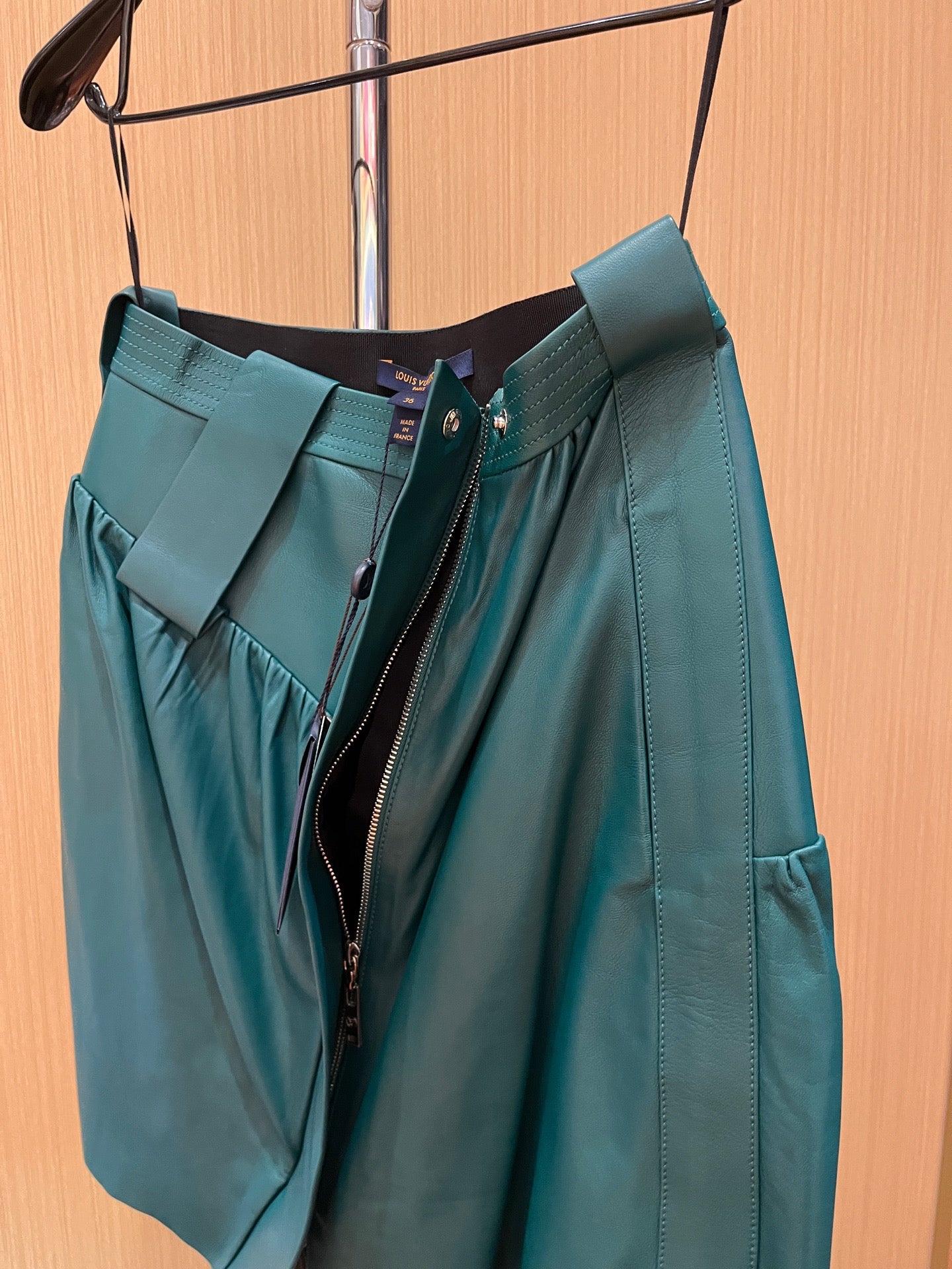 Louis Vuitton - Other - Leather - Green - (36)