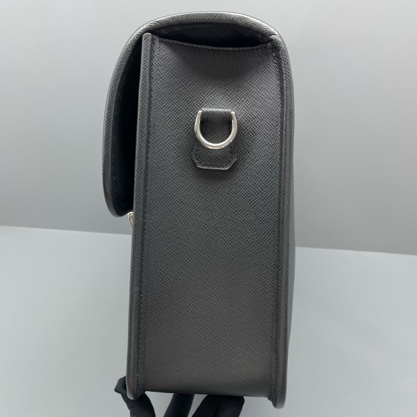Louis Vuitton - Other - Leather - Grey - (large)