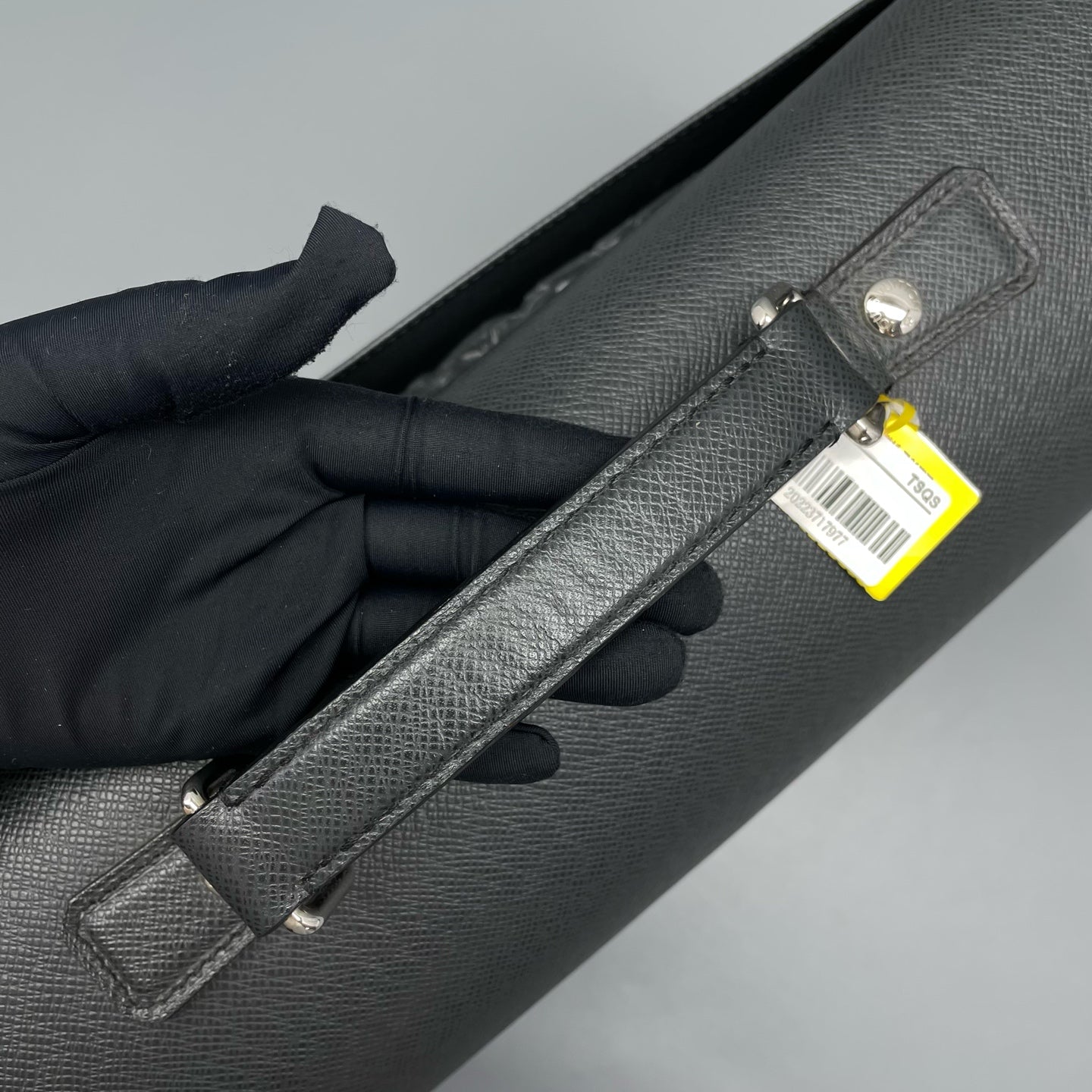 Louis Vuitton - Other - Leather - Grey - (Large)