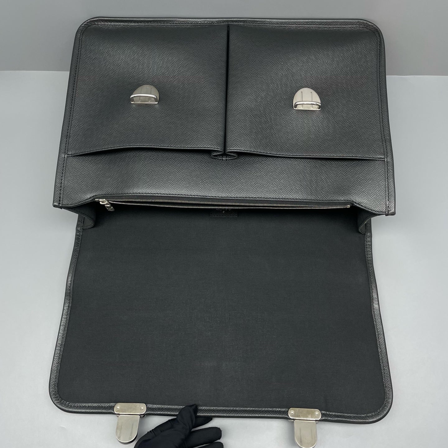 Louis Vuitton - Other - Leather - Grey - (Large)