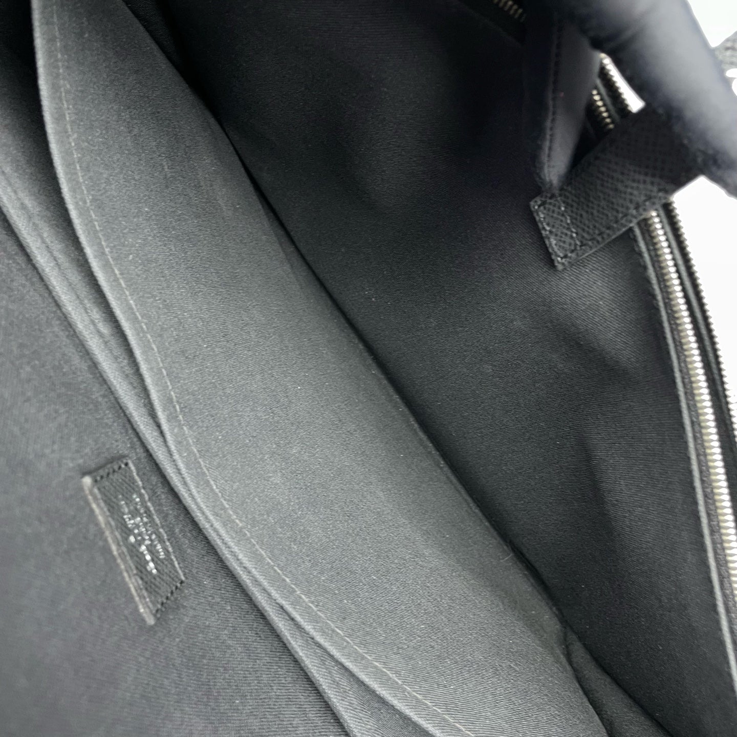 Louis Vuitton - Other - Leather - Grey - (large)