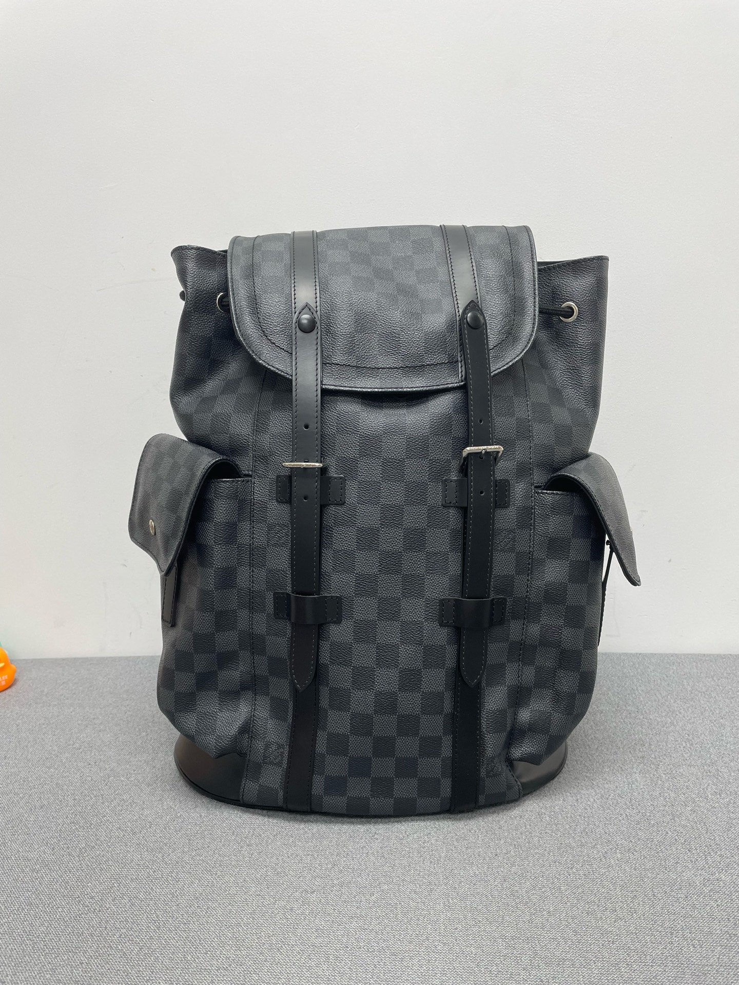 Louis Vuitton - Other - Leather - Grey - (medium)
