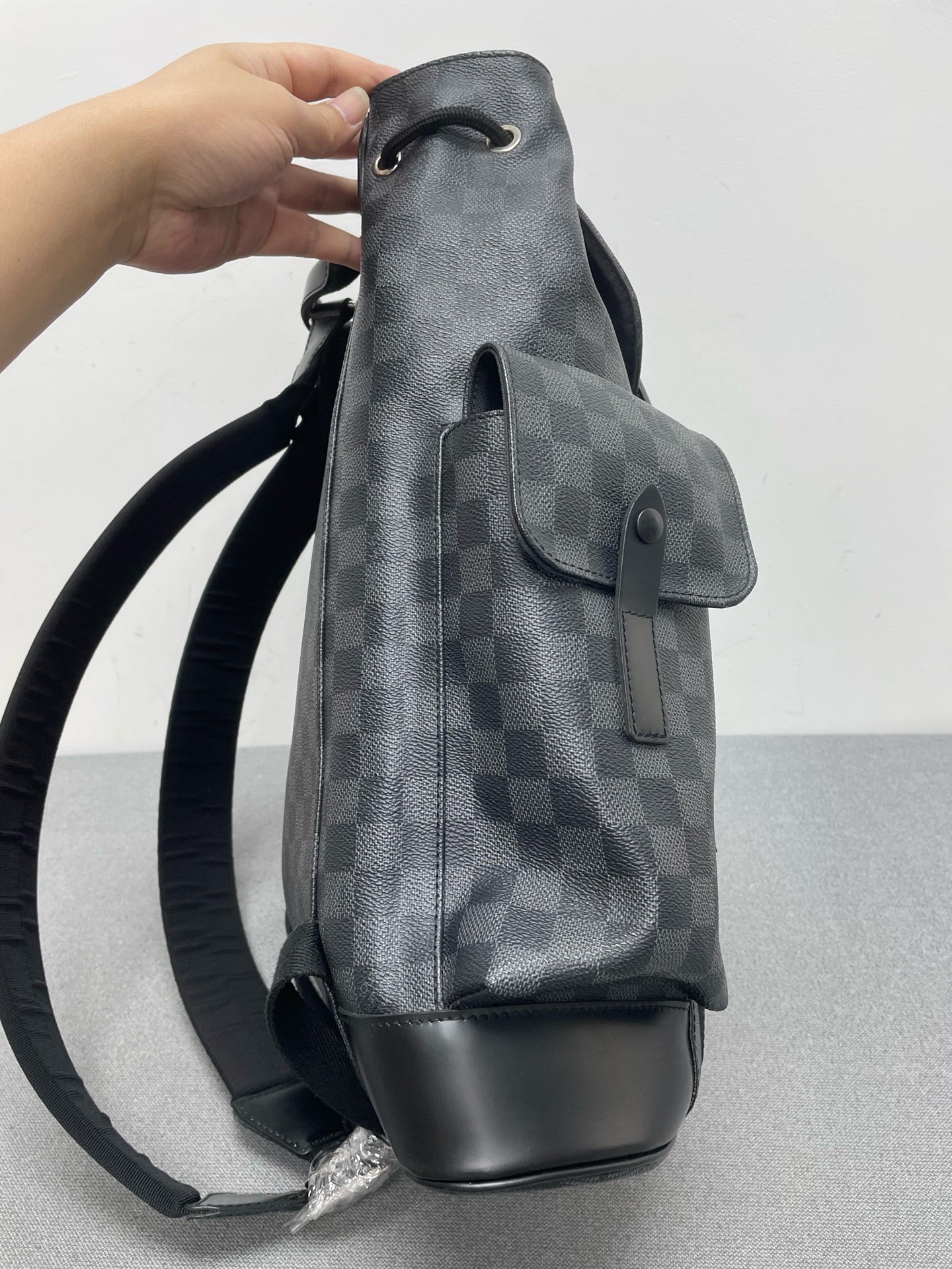 Louis Vuitton - Other - Leather - Grey - (medium)