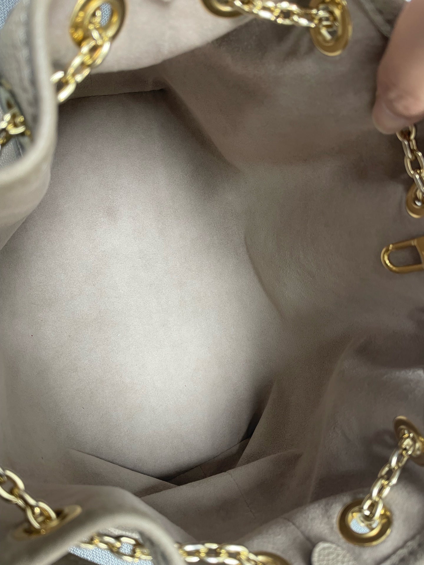 Louis Vuitton - Other - Leather - Grey - (medium)