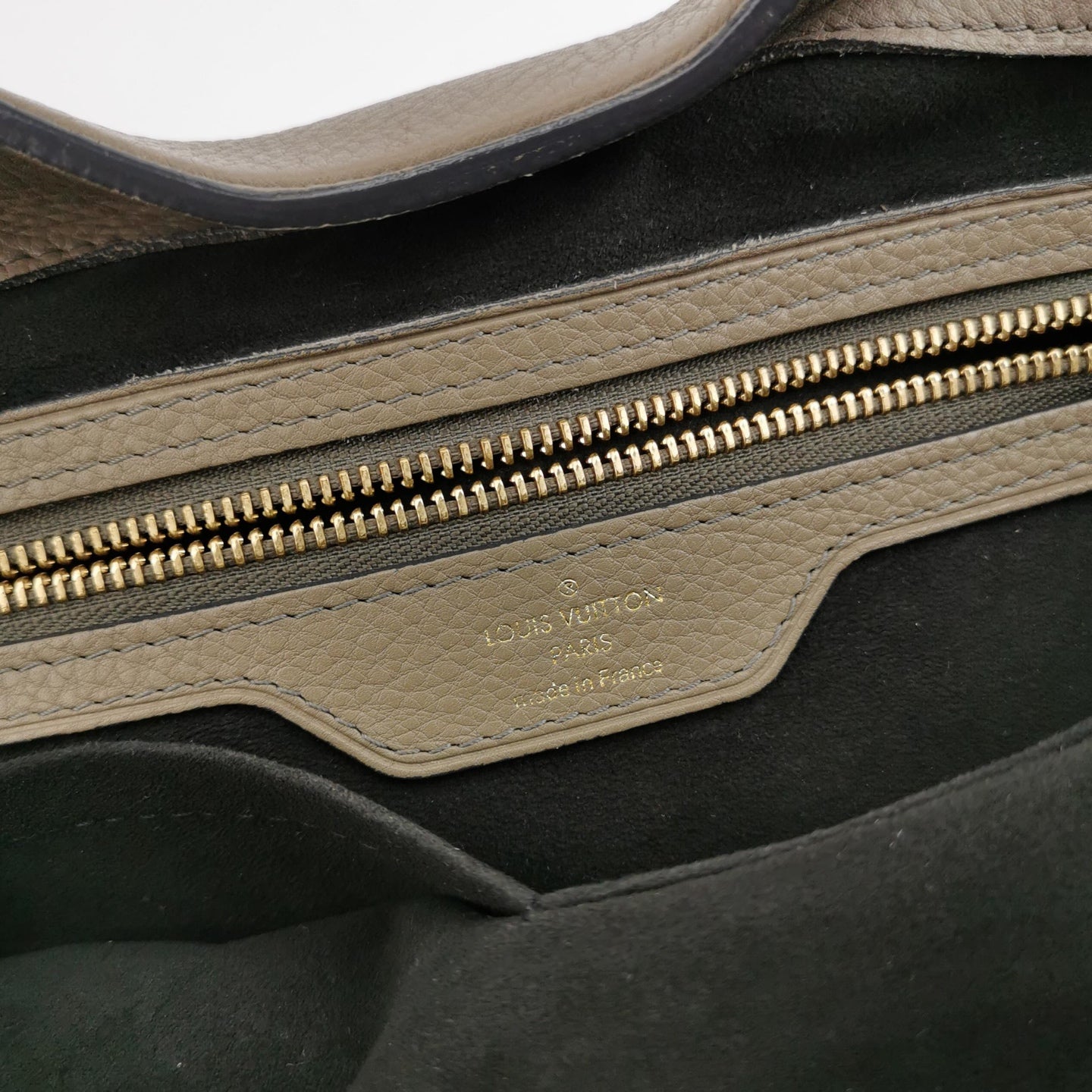 Louis Vuitton - Other - Leather - Grey - (medium)