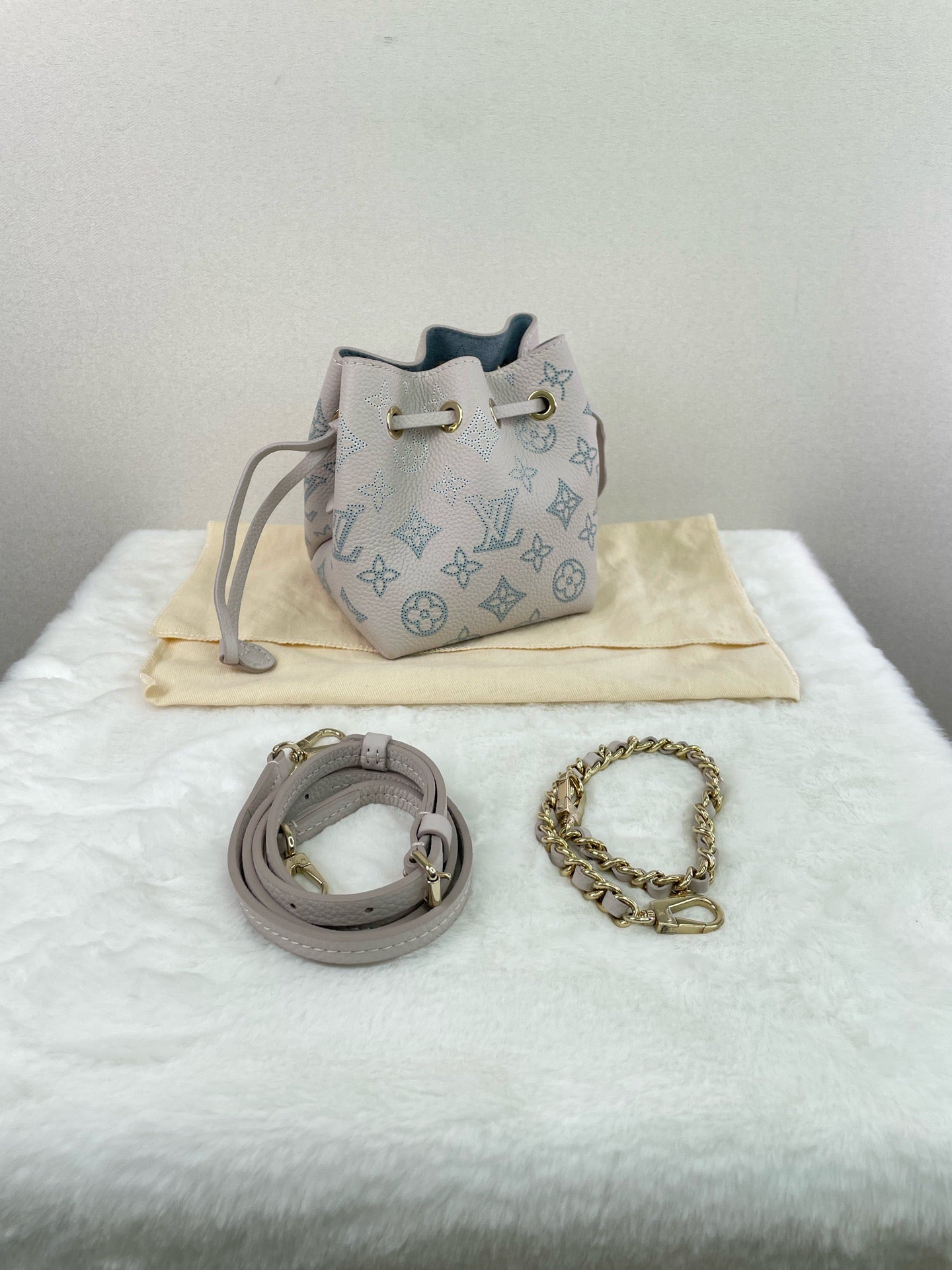 Louis Vuitton - Other - Leather - Grey - (mini)
