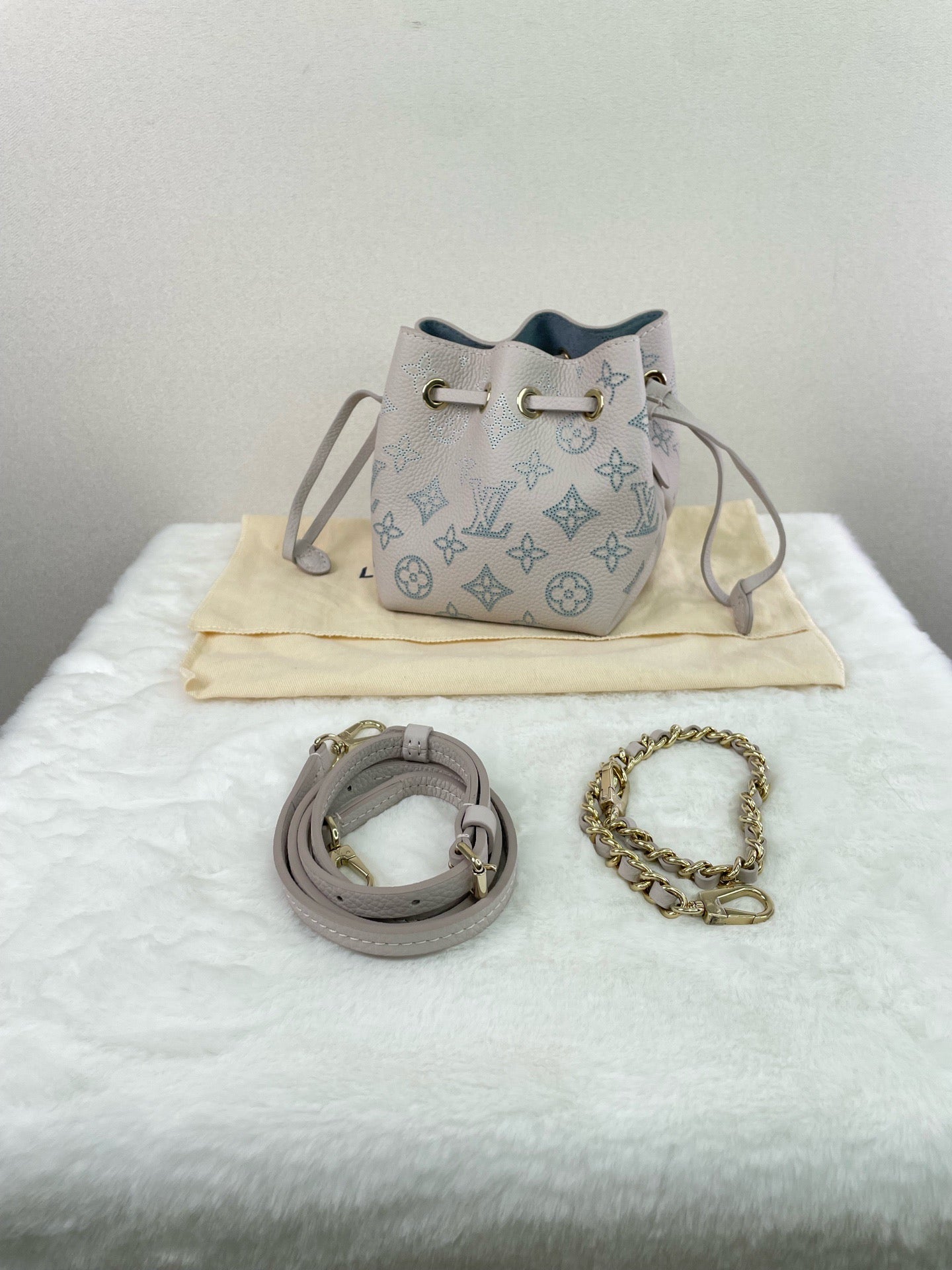 Louis Vuitton - Other - Leather - Grey - (mini)