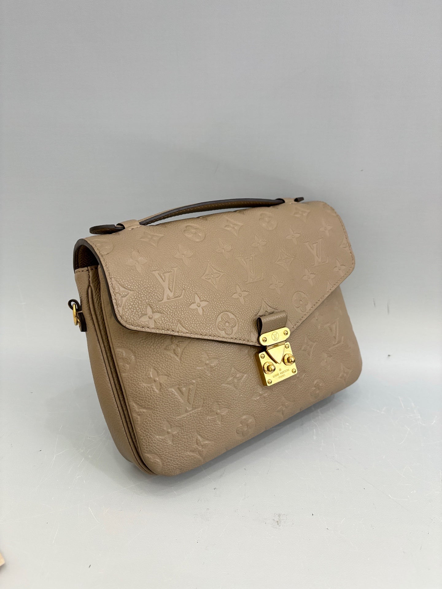 Louis Vuitton - Other - Leather - Grey - (Small)