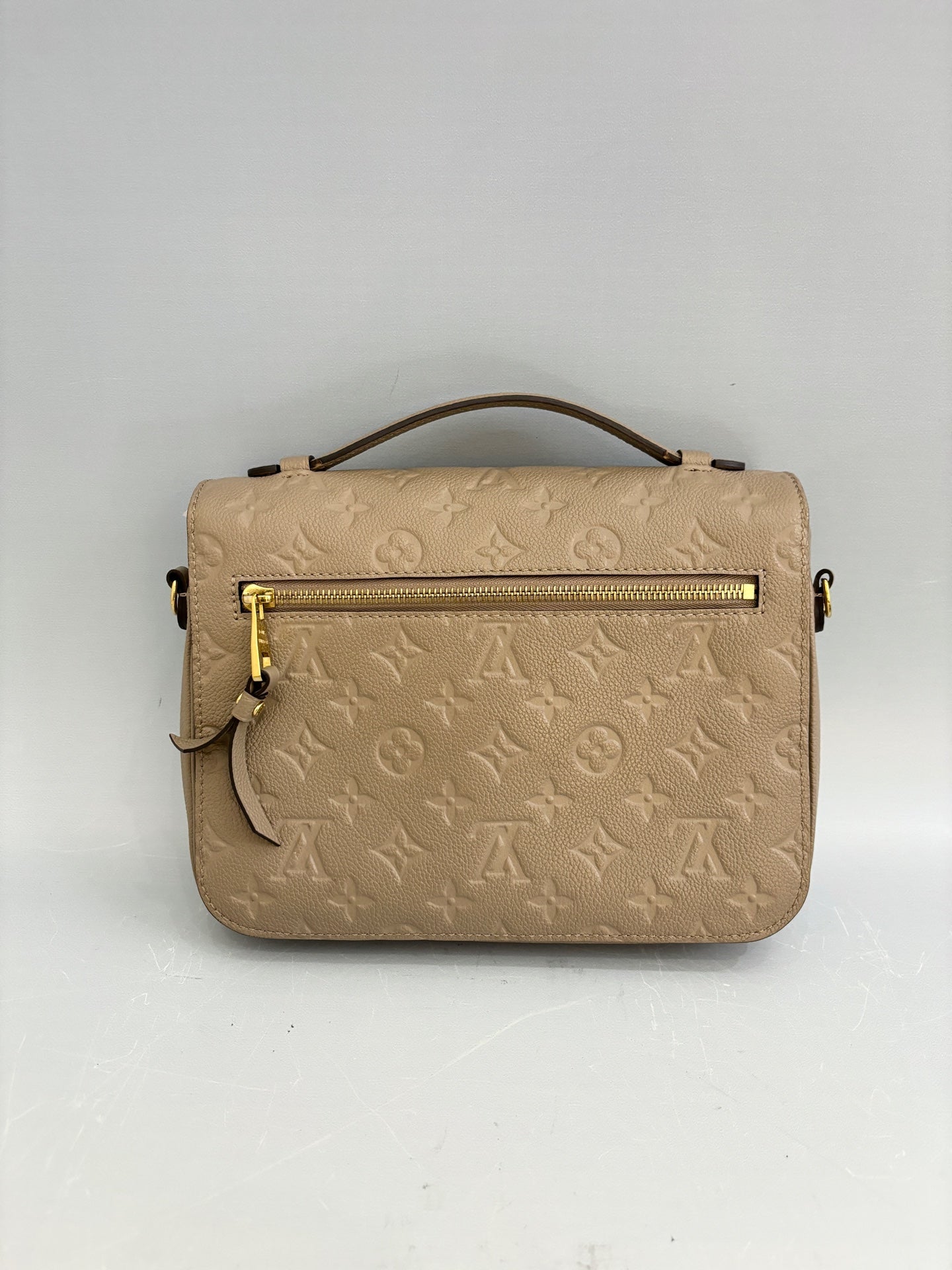 Louis Vuitton - Other - Leather - Grey - (Small)