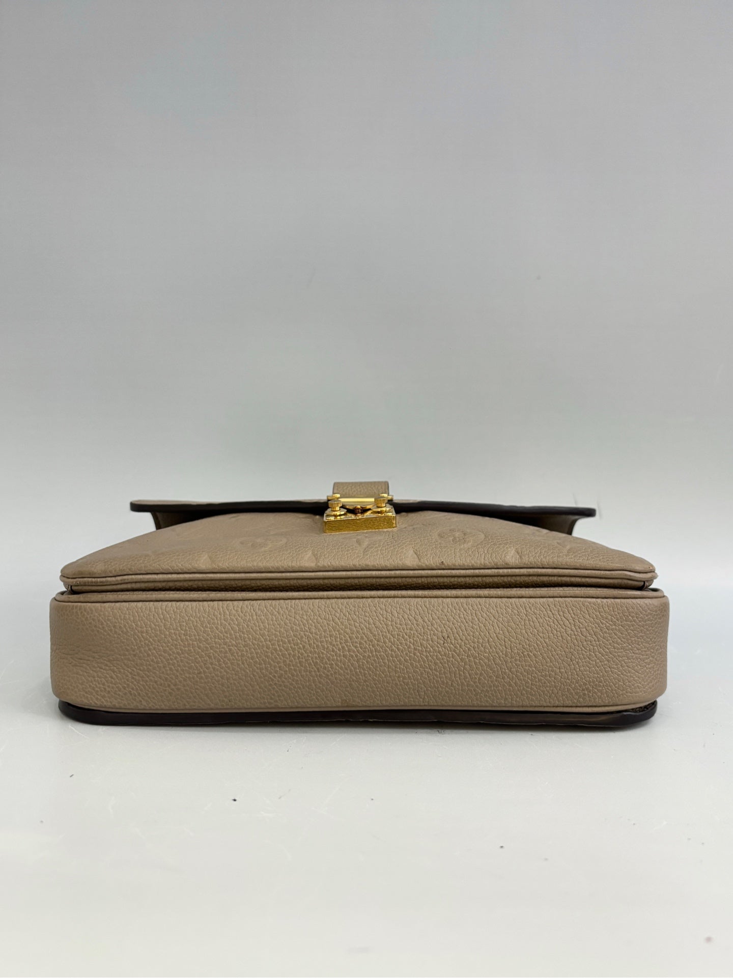 Louis Vuitton - Other - Leather - Grey - (Small)