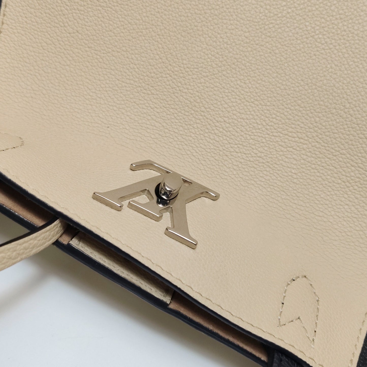 Louis Vuitton - Other - Leather - Multicolour - (large)