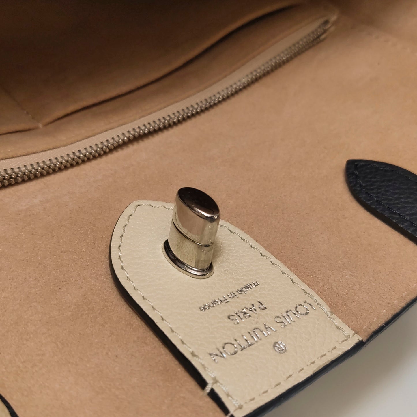 Louis Vuitton - Other - Leather - Multicolour - (large)