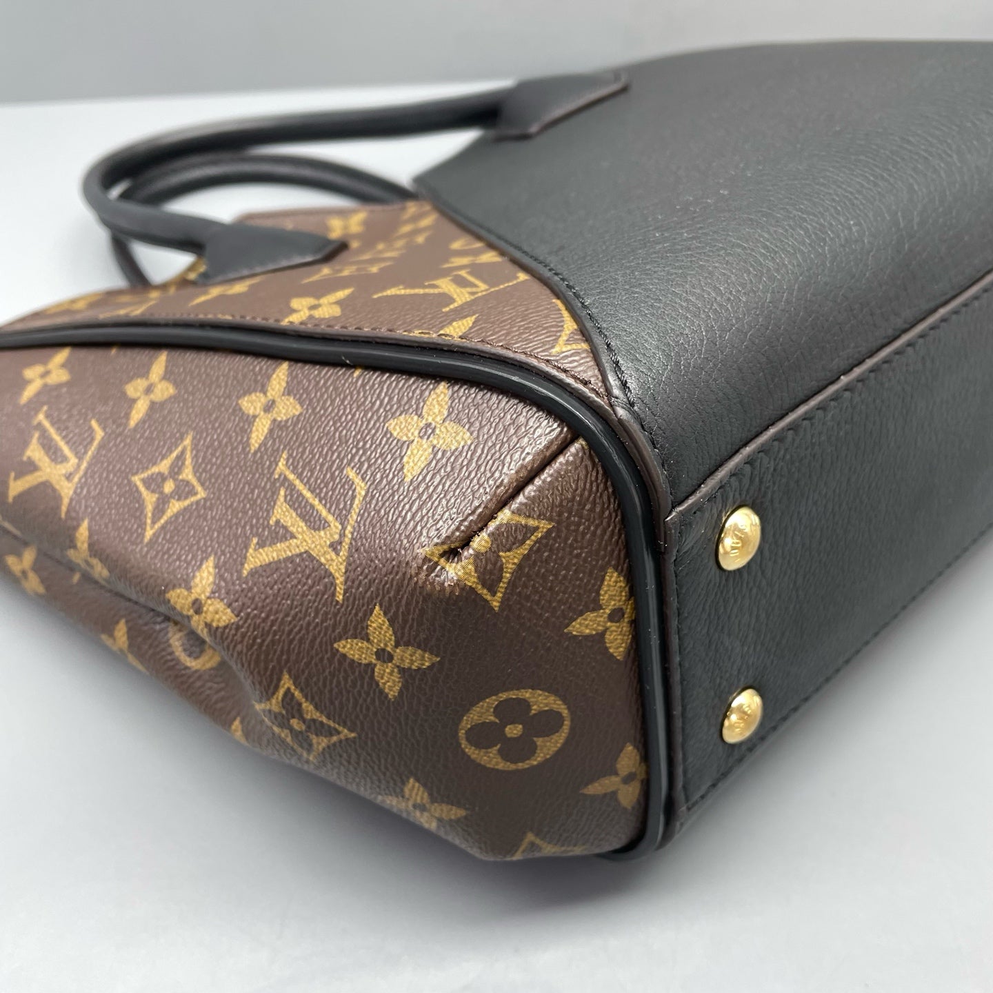 Louis Vuitton - Other - Leather - Multicolour - (medium)
