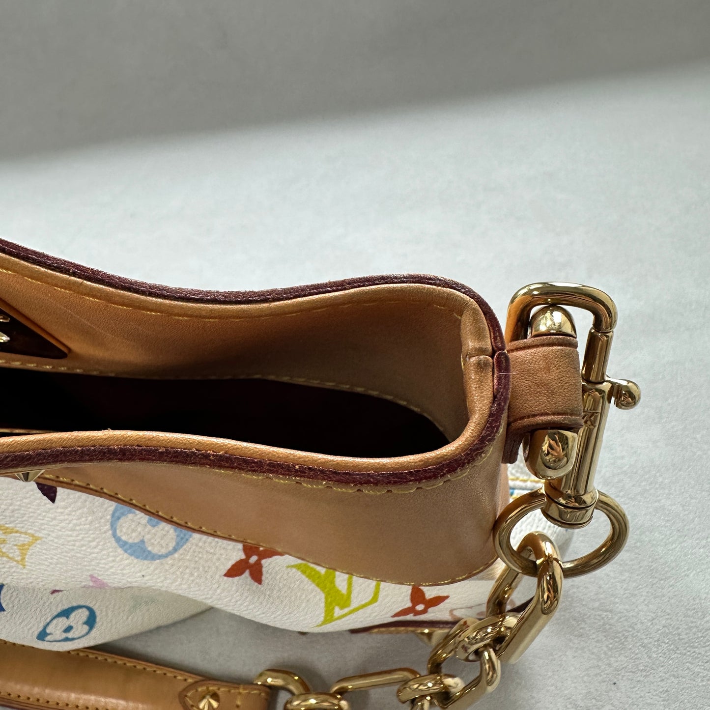 Louis Vuitton - Other - Leather - Multicolour - (medium)