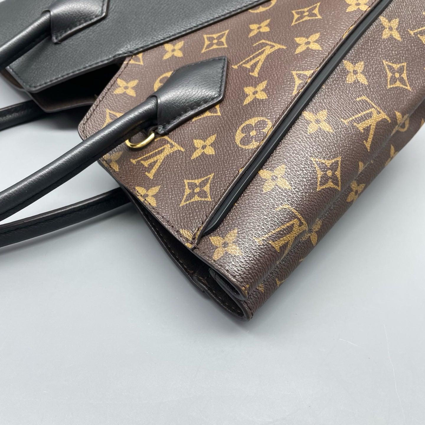 Louis Vuitton - Other - Leather - Multicolour - (medium)