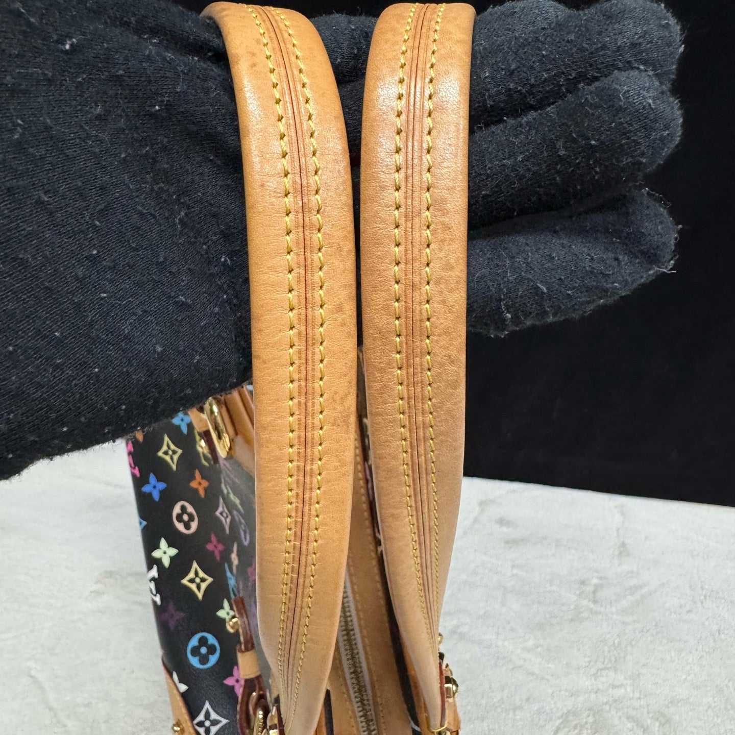 Louis Vuitton - Other - Leather - Multicolour - (medium)