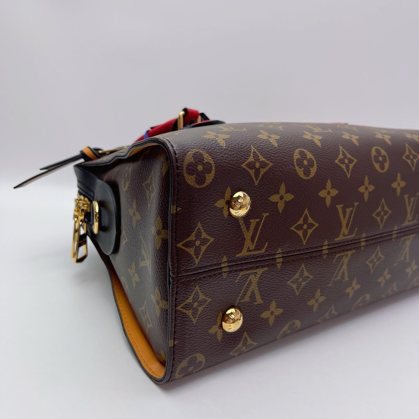 Louis Vuitton - Other - Leather - Multicolour - (medium)