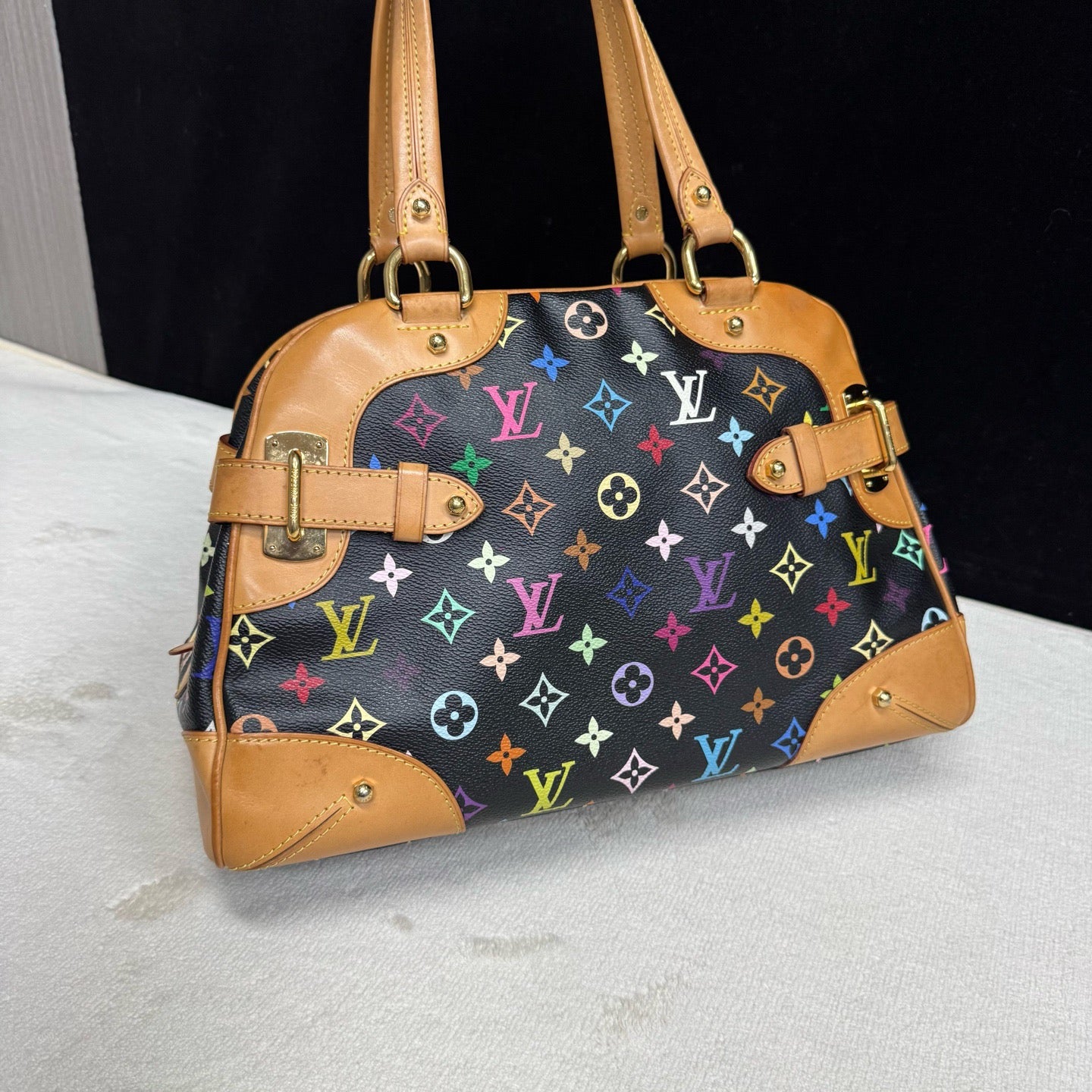 Louis Vuitton - Other - Leather - Multicolour - (medium)