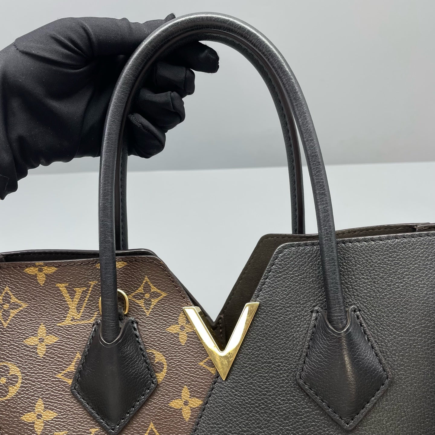 Louis Vuitton - Other - Leather - Multicolour - (medium)