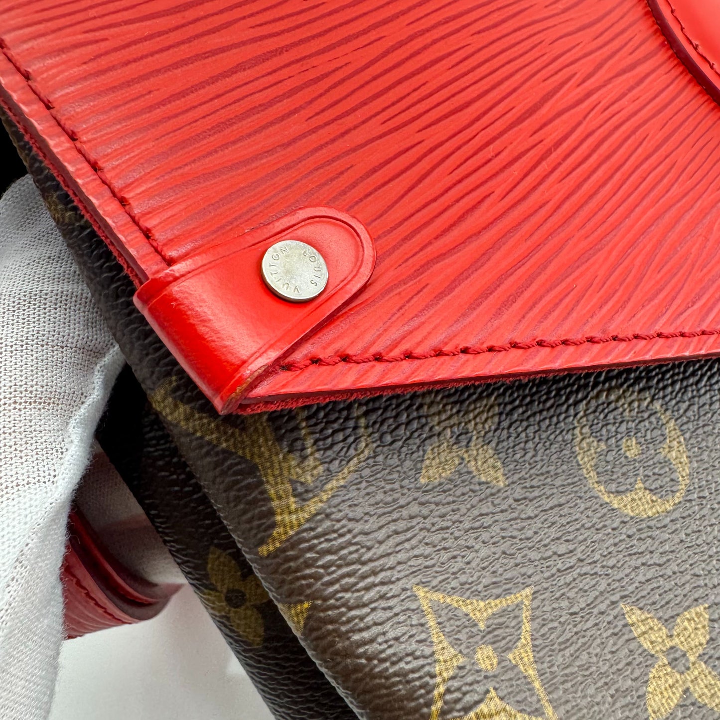Louis Vuitton - Other - Leather - Multicolour - (medium)