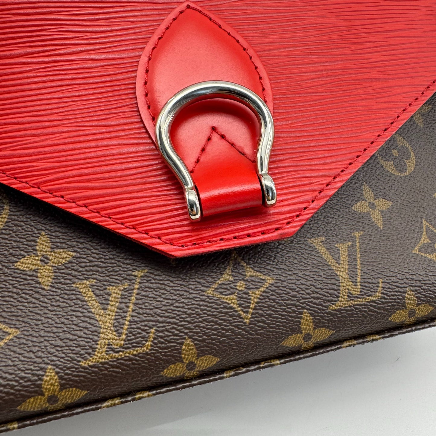 Louis Vuitton - Other - Leather - Multicolour - (medium)