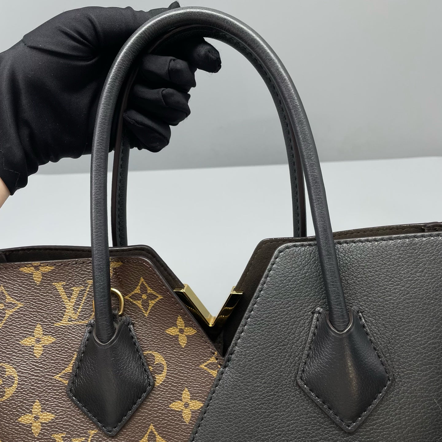 Louis Vuitton - Other - Leather - Multicolour - (medium)