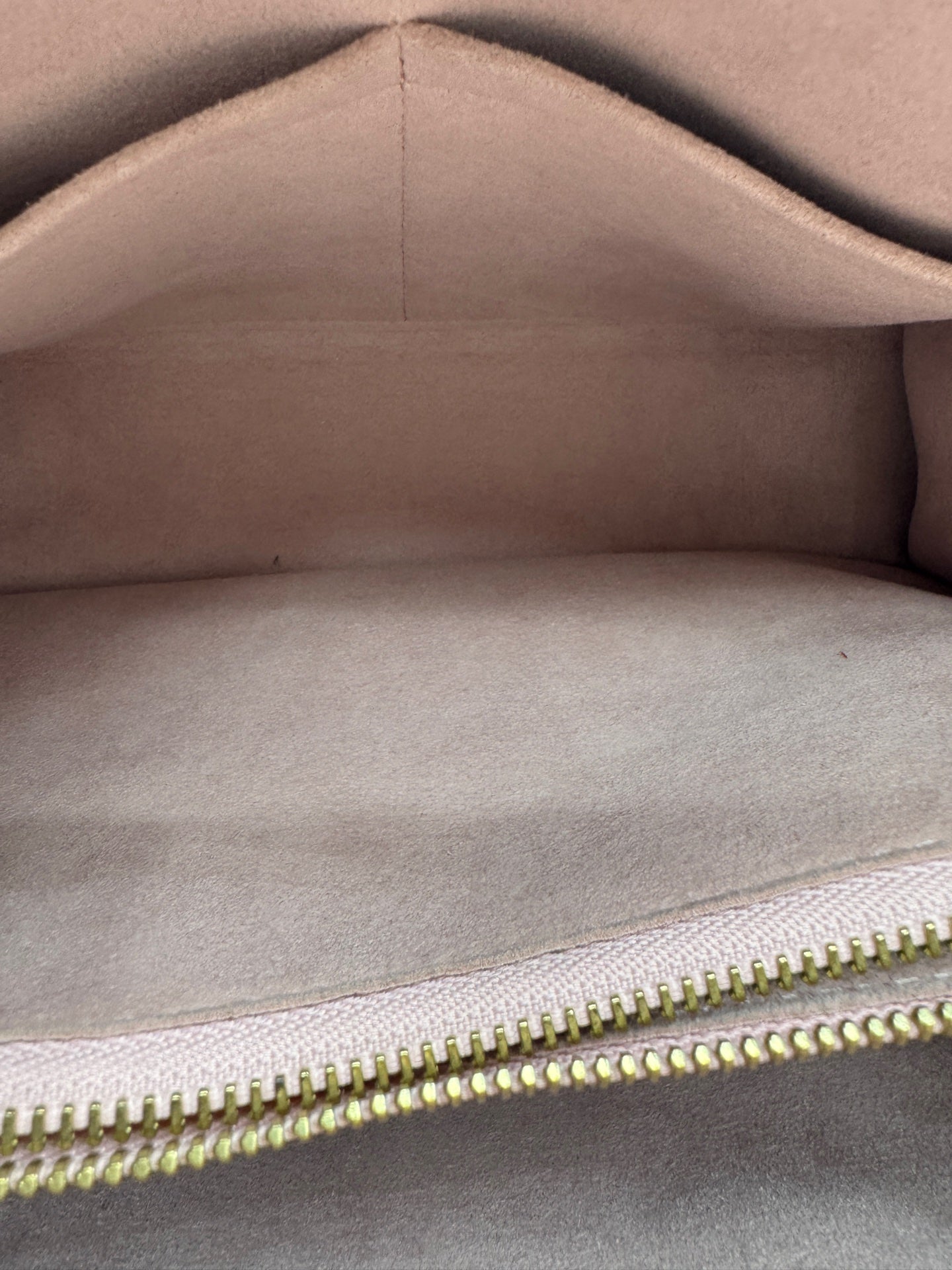 Louis Vuitton - Other - Leather - Multicolour - (medium)