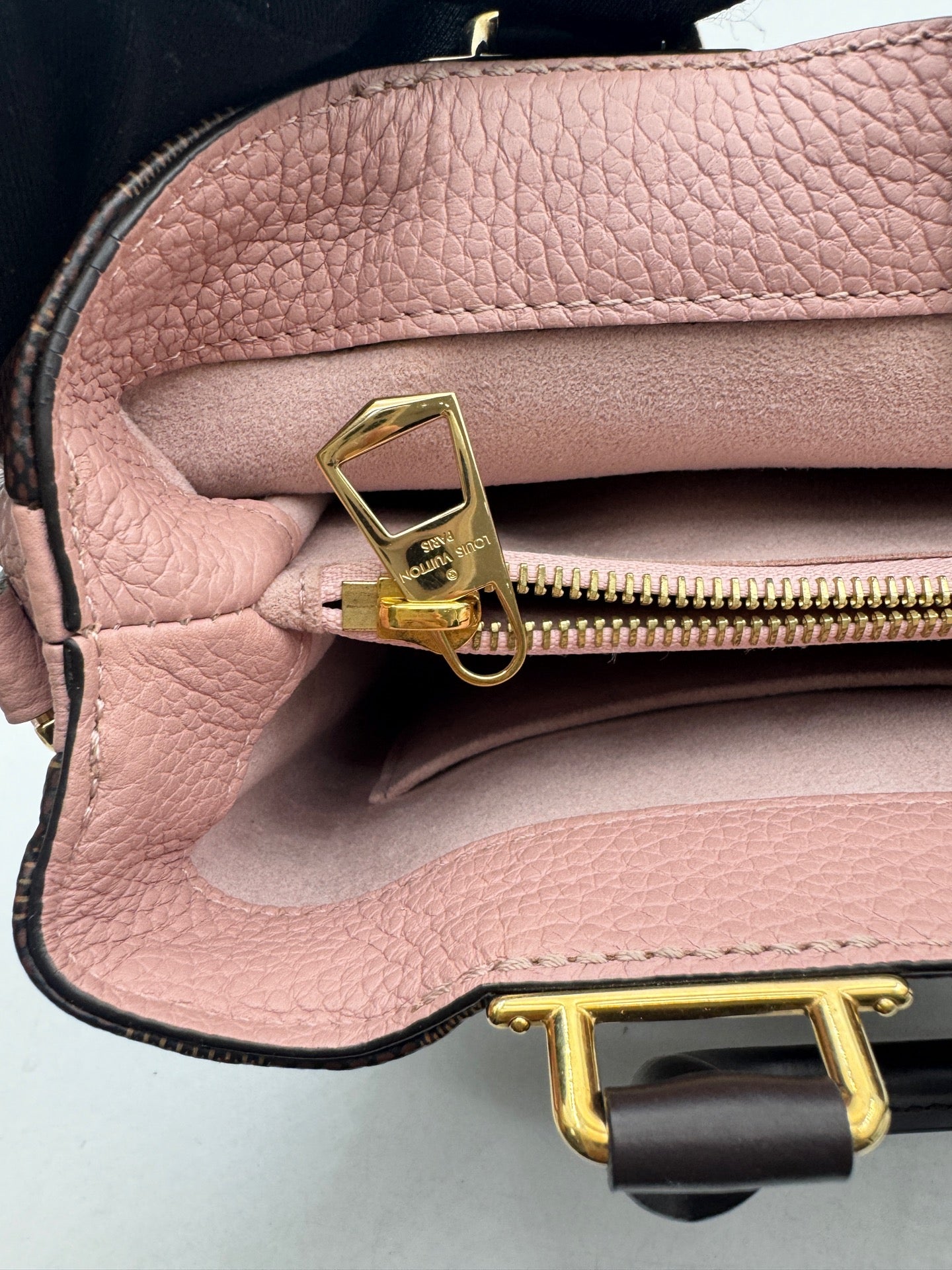 Louis Vuitton - Other - Leather - Multicolour - (medium)