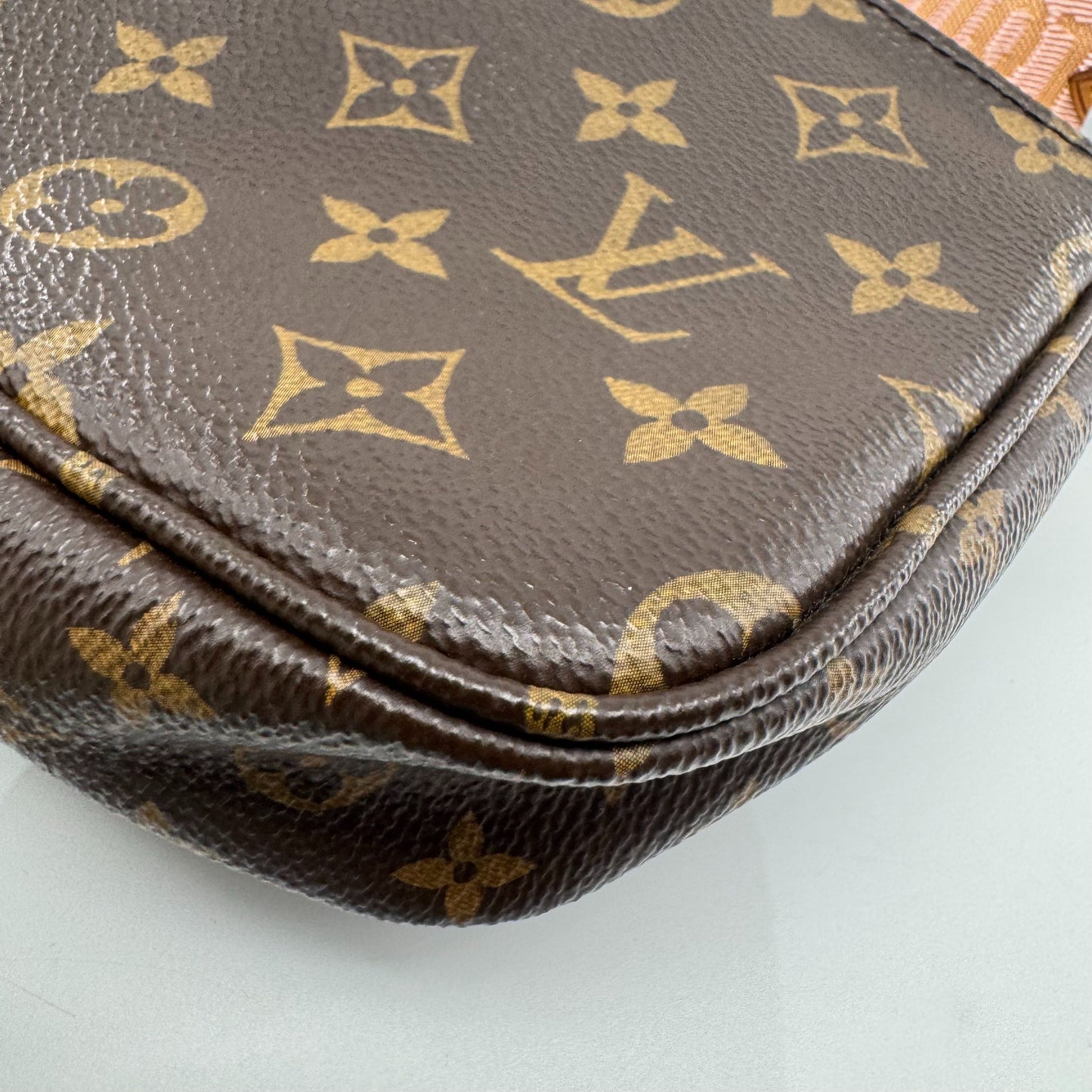Louis Vuitton - Other - Leather - Multicolour - (mini)