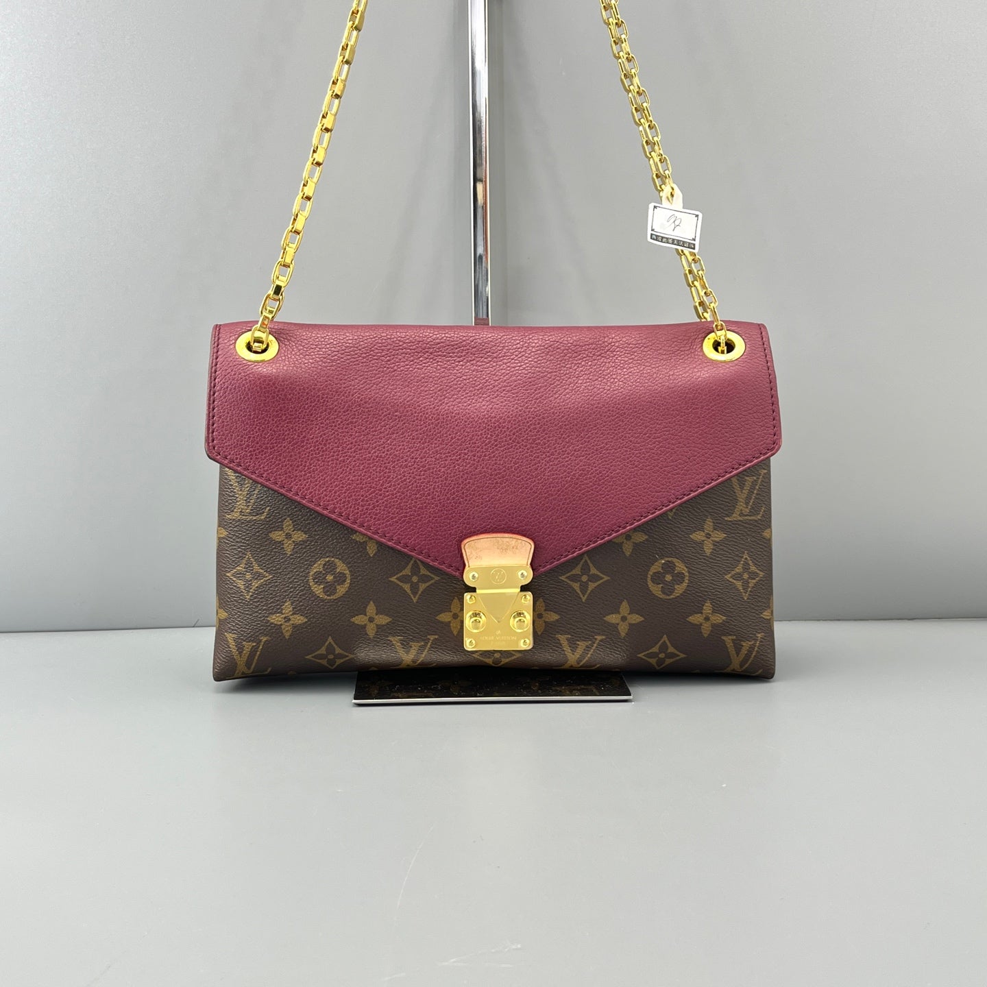 Louis Vuitton - Other - Leather - Multicolour - (small)