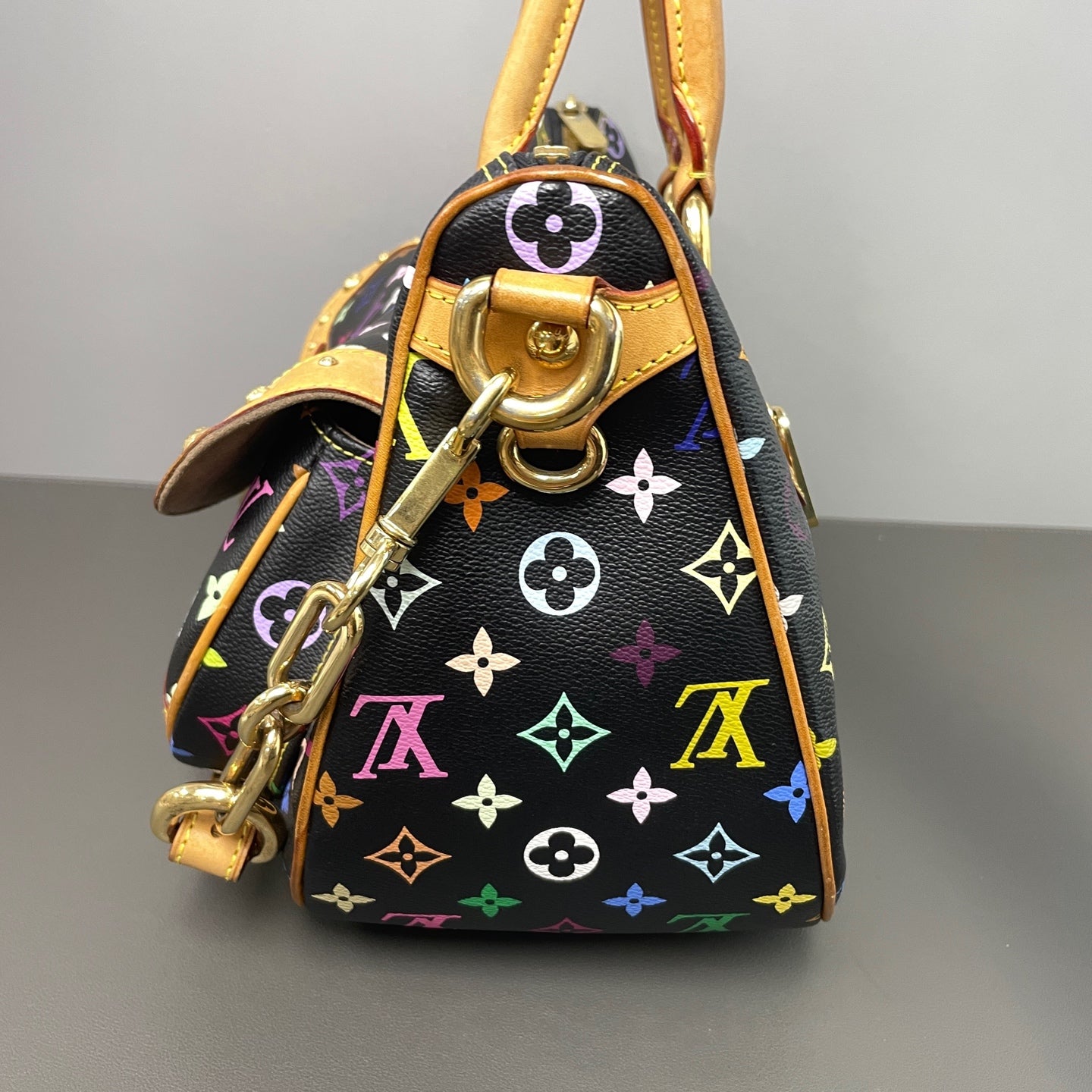 Louis Vuitton - Other - Leather - Multicolour - (small)
