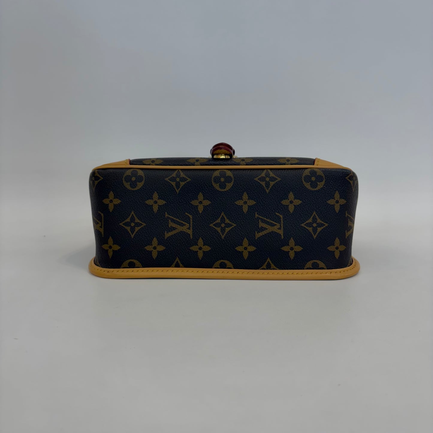 Louis Vuitton - Other - Leather - Multicolour - (small)