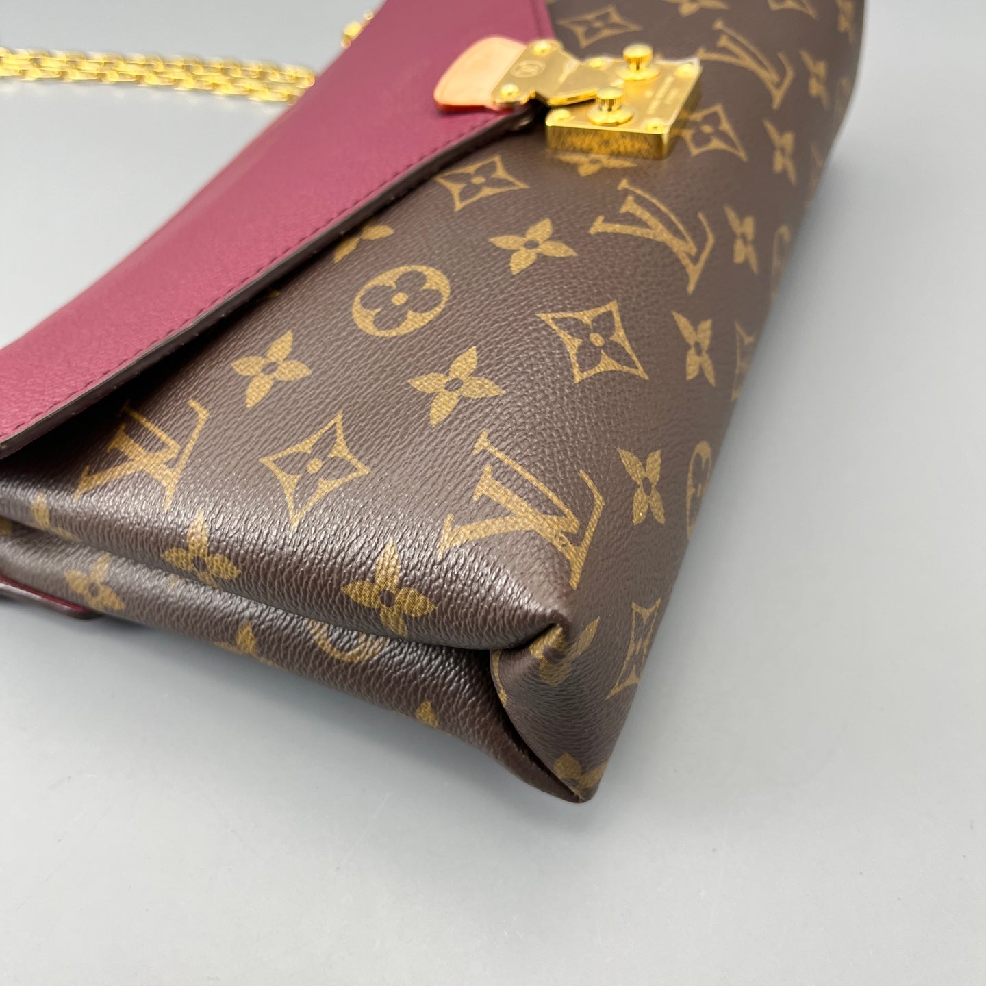 Louis Vuitton - Other - Leather - Multicolour - (small)
