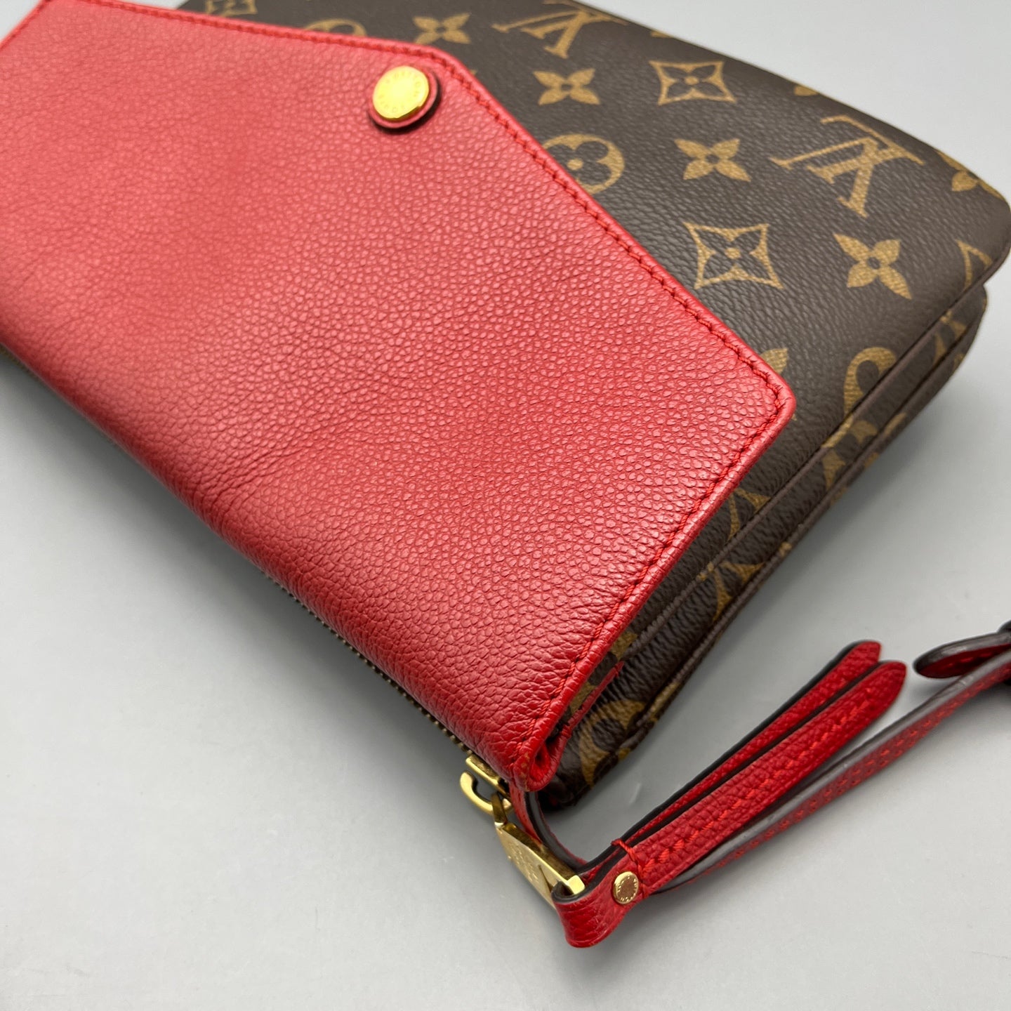 Louis Vuitton - Other - Leather - Multicolour - (small)