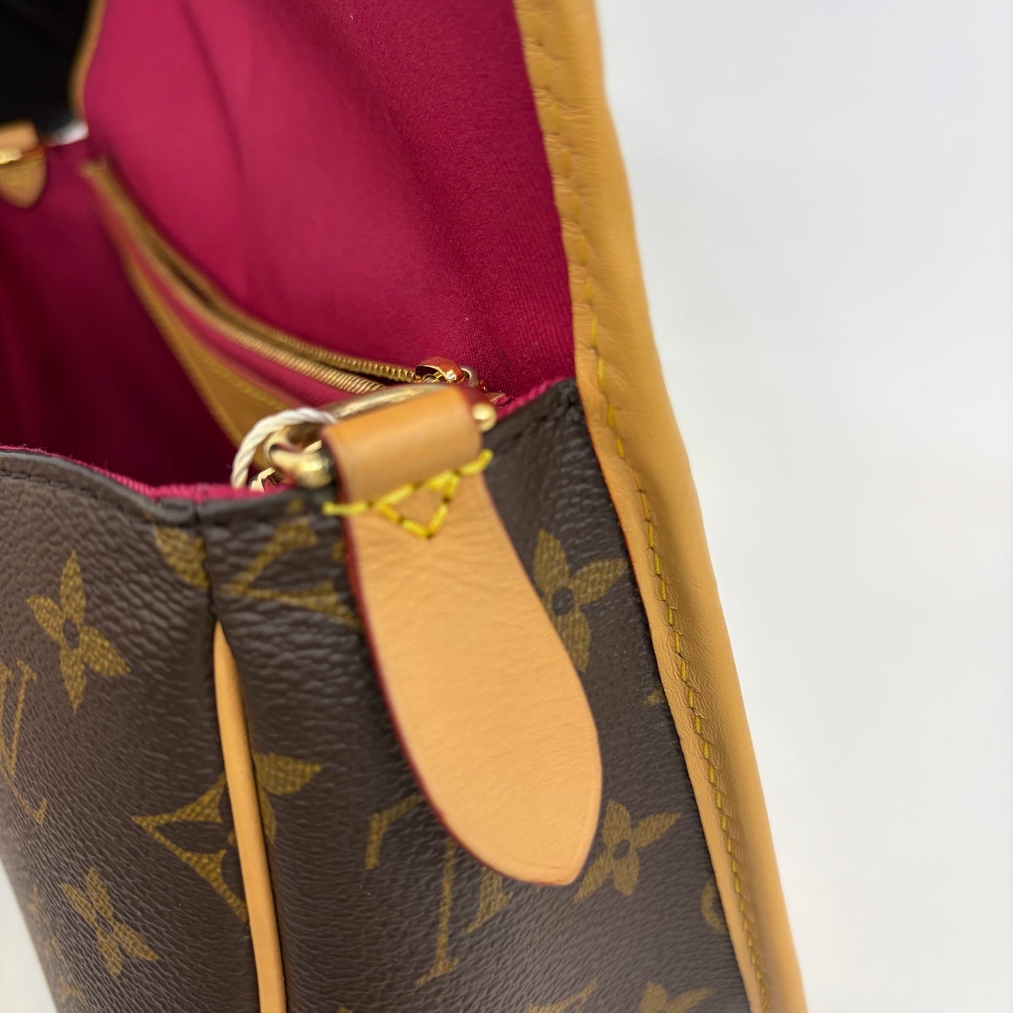 Louis Vuitton - Other - Leather - Multicolour - (small)