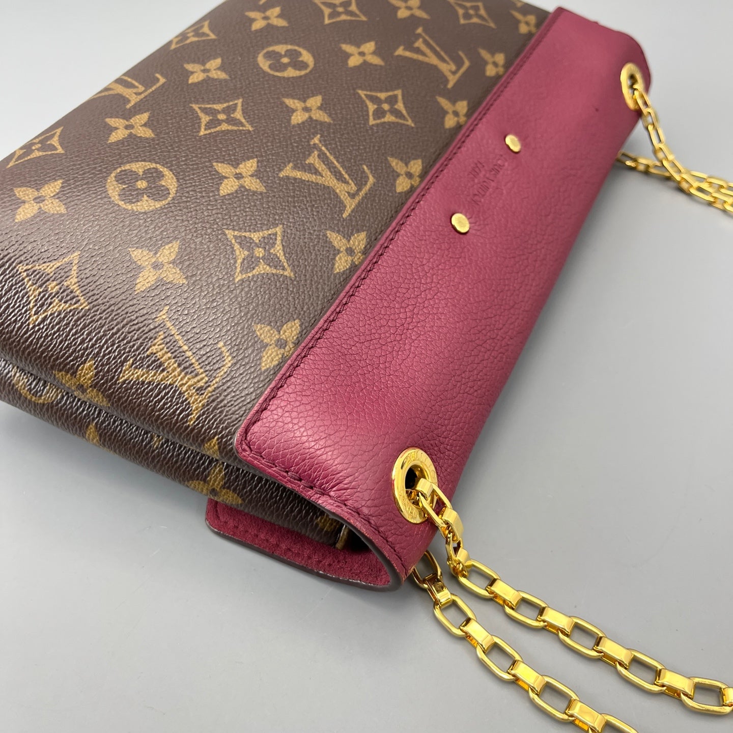 Louis Vuitton - Other - Leather - Multicolour - (small)
