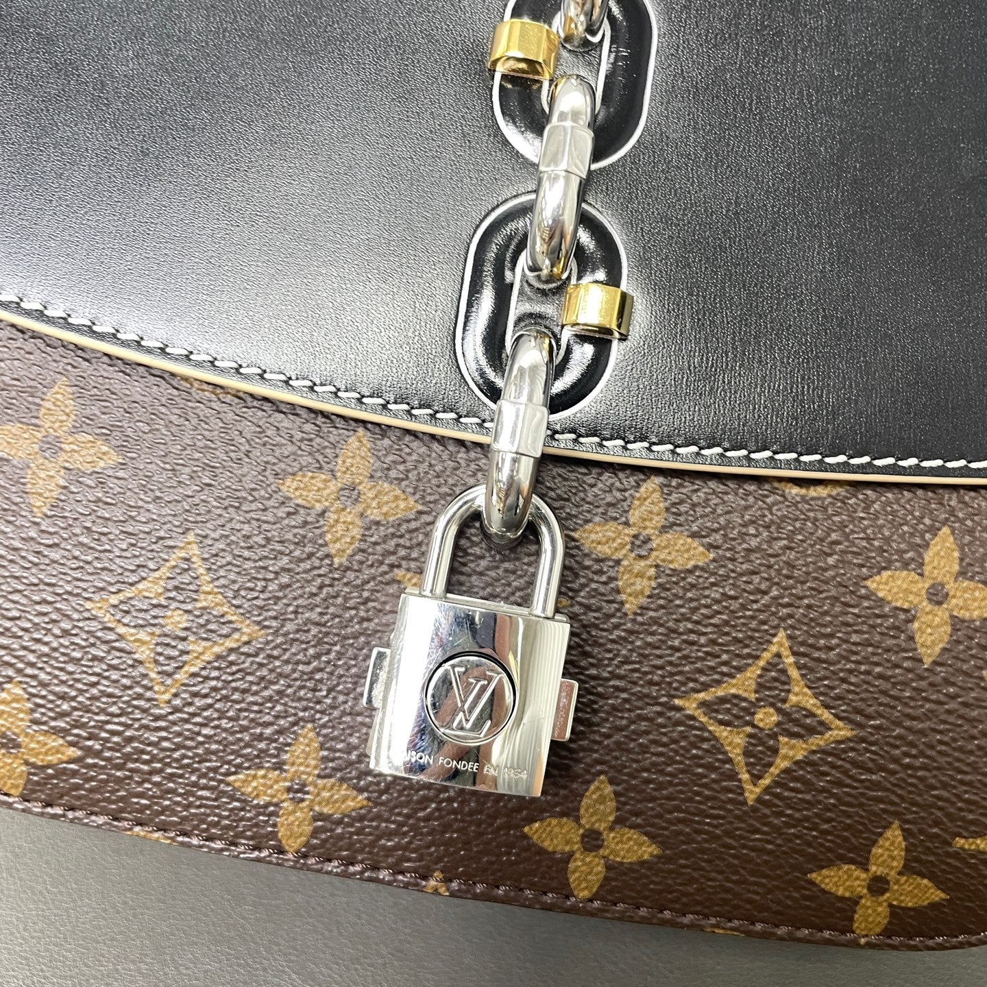 Louis Vuitton - Other - Leather - Multicolour - (Small)
