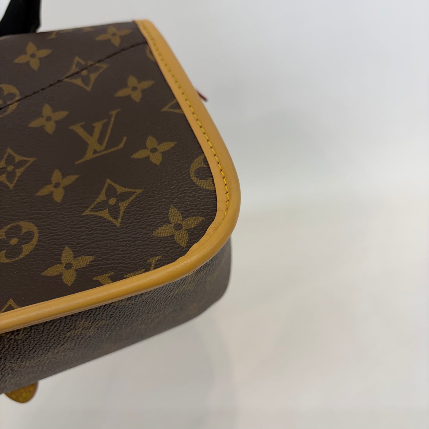 Louis Vuitton - Other - Leather - Multicolour - (small)