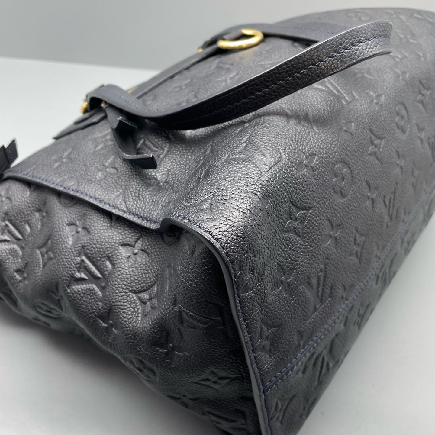 Louis Vuitton - Other - Leather - Navy - (Large)