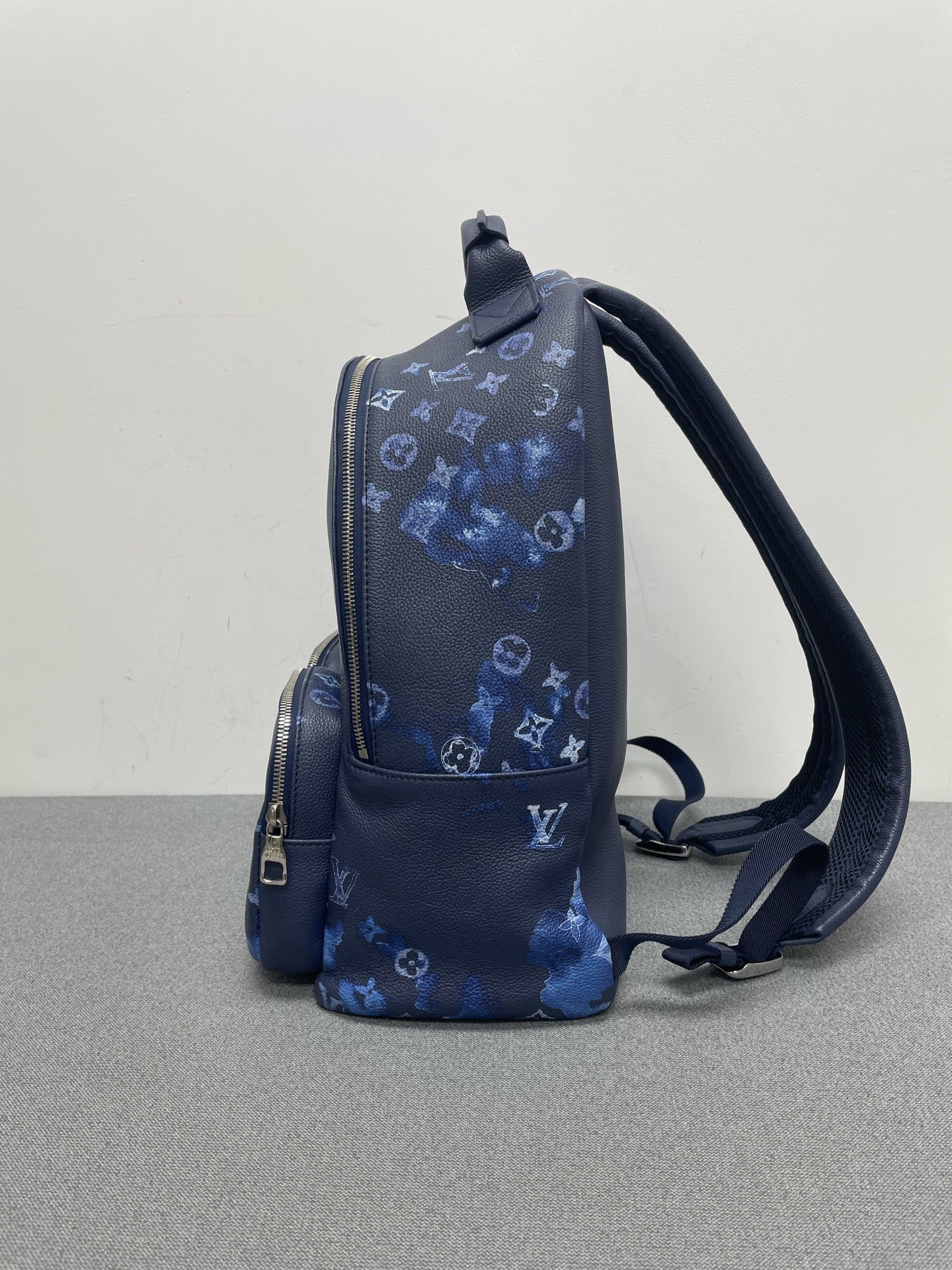 Louis Vuitton - Other - Leather - Navy - (medium)